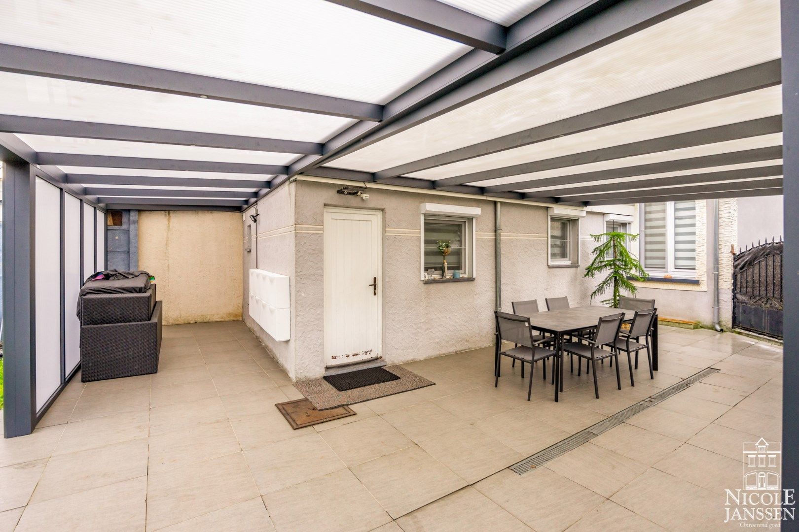 Gerenoveerde gezinswoning  foto 46