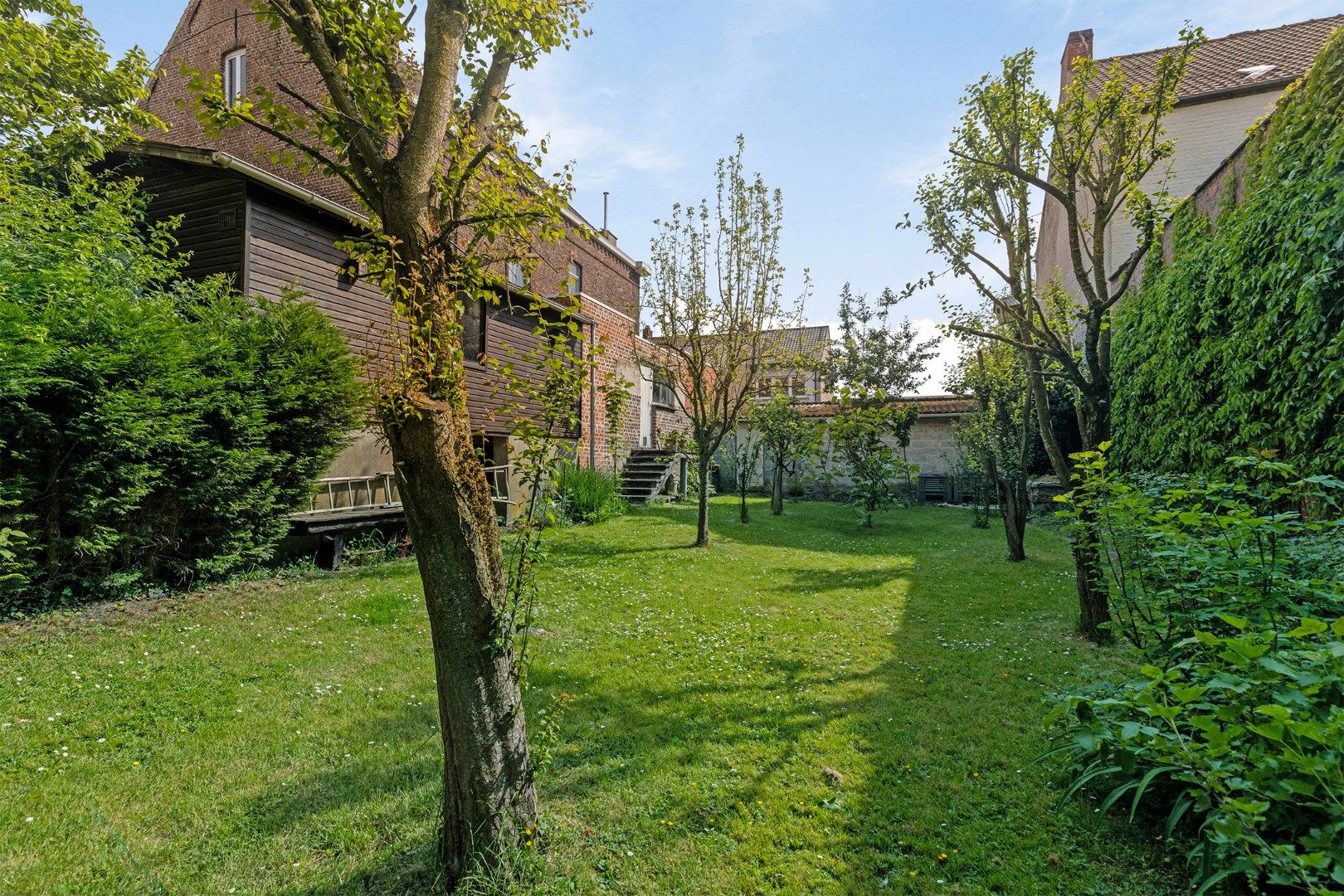 Grote eigendom met 5 kamers, garage en grote tuin! foto 14