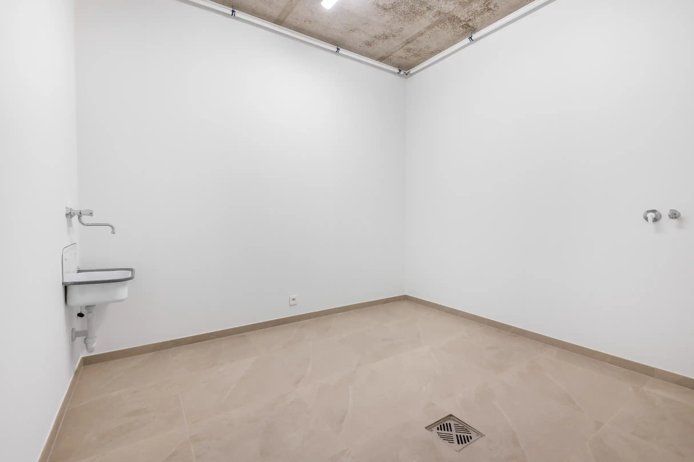 Moderne nieuwbouwwoning met ruime terrassen en ondergrondse dubbele garagebox foto 19