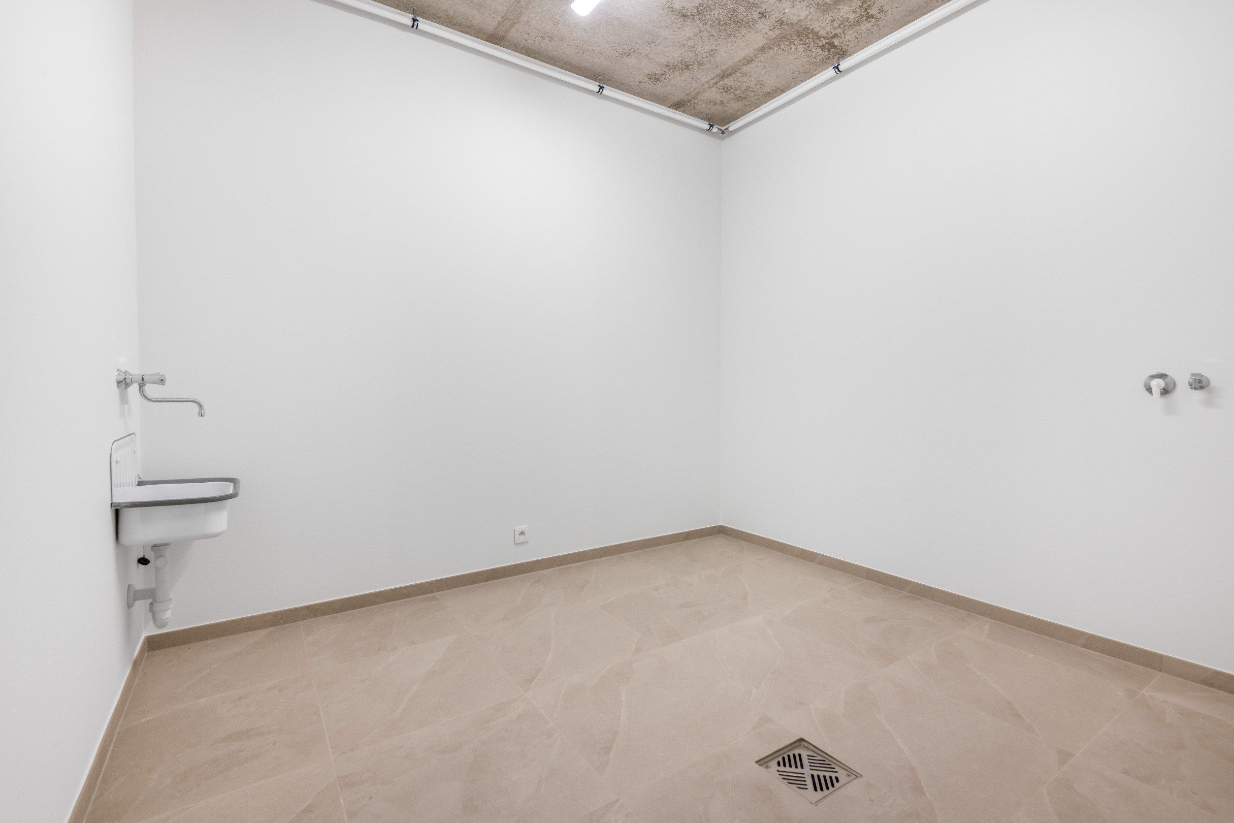 Moderne nieuwbouwwoning met ruime terrassen en ondergrondse dubbele garagebox foto 19