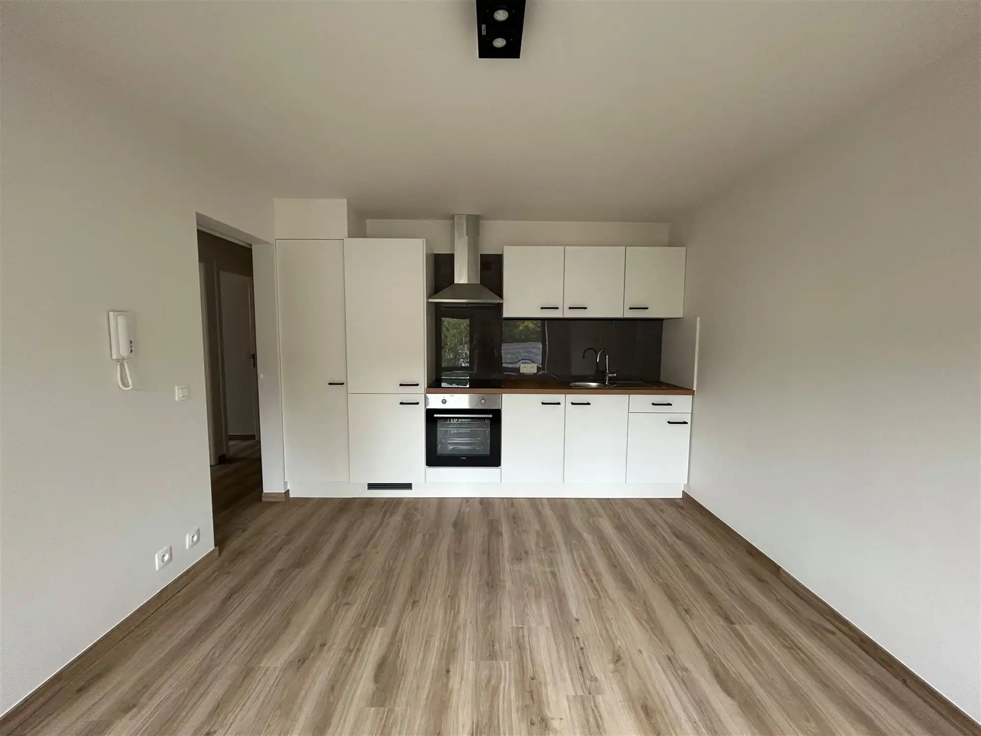 Volledig gerenoveerd appartement foto 2