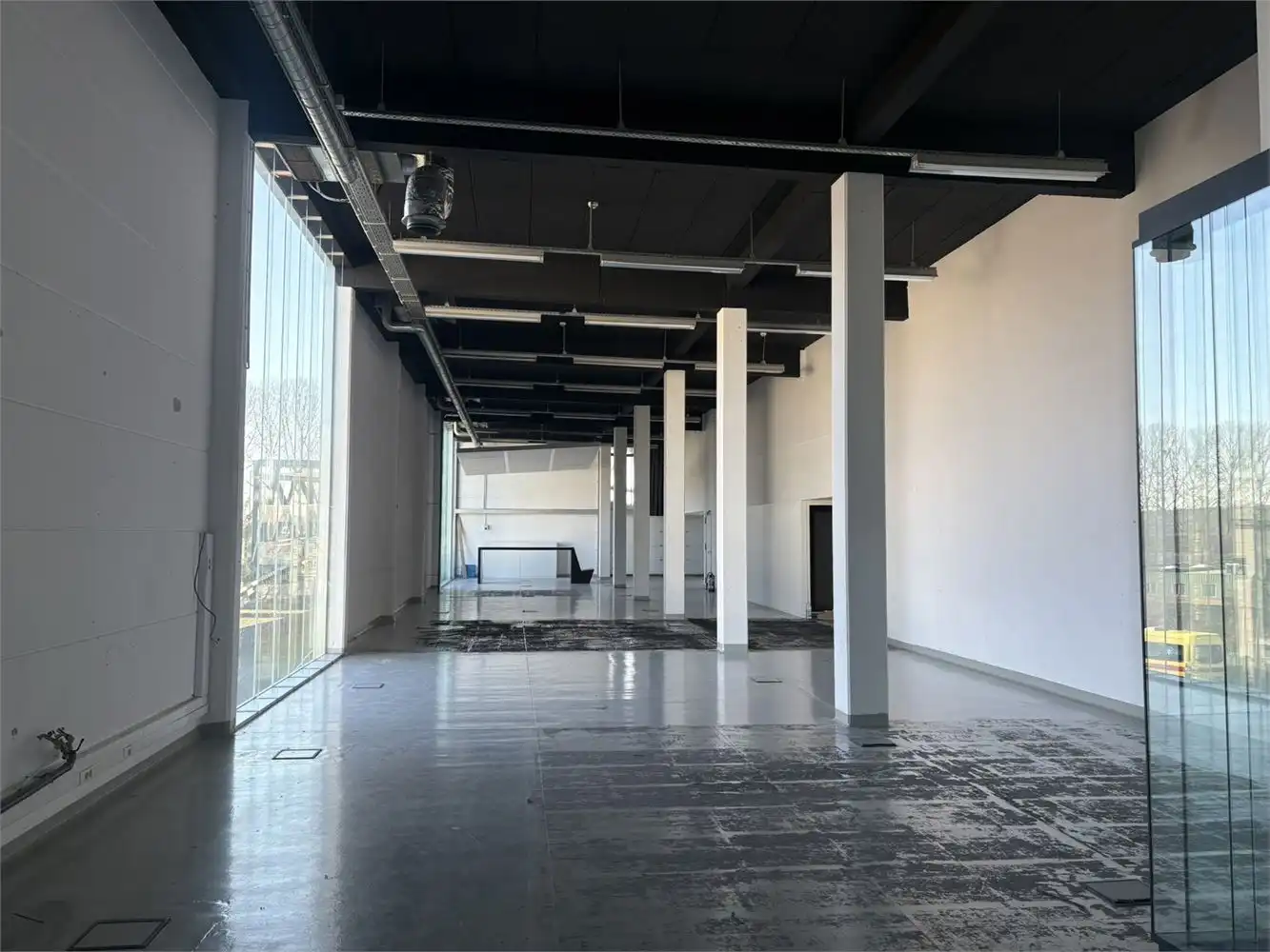 UNIEKE KANTOREN MET PARKING EN VERSCHILLENDE OPPERVLAKTES foto 41