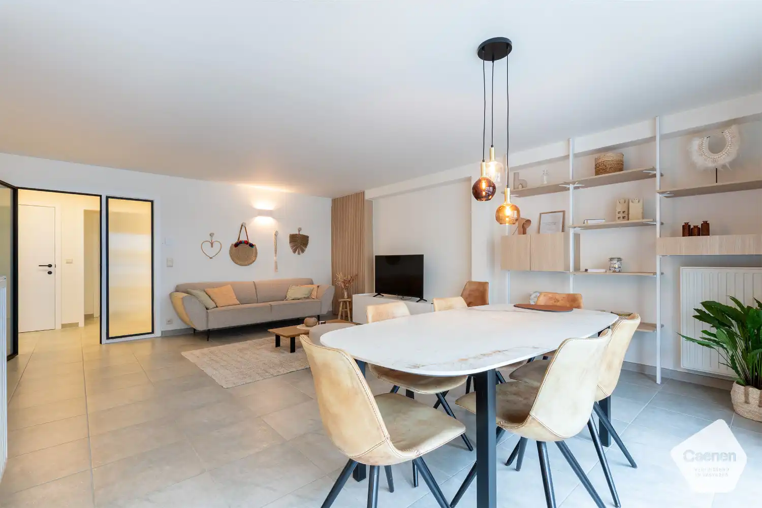 Ruim en instapklaar appartement met aangenaam terras, gelegen op een rustige locatie foto 4