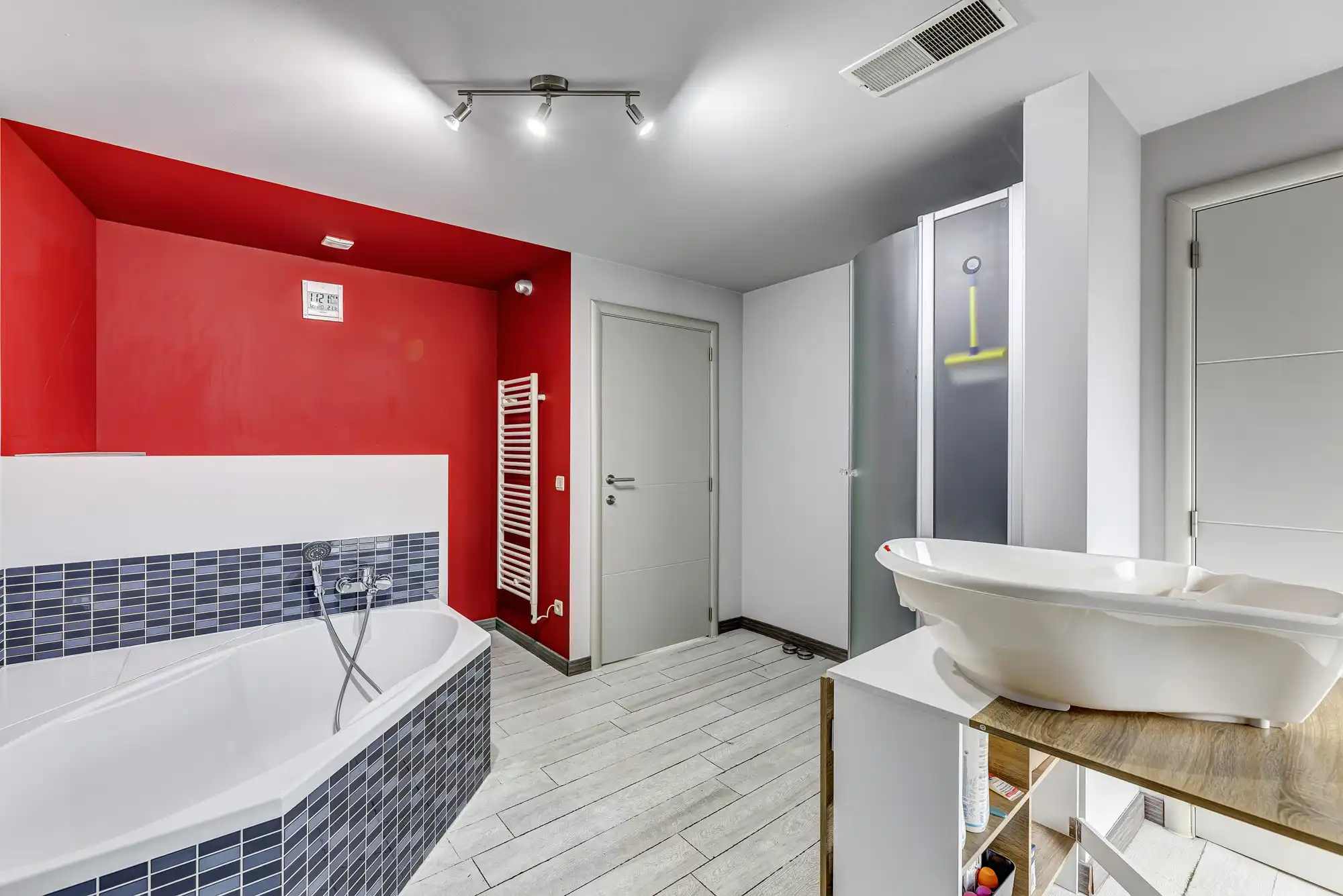 Woonst met 4 slpks en verwarmd zwembad in Erembodegem foto 24