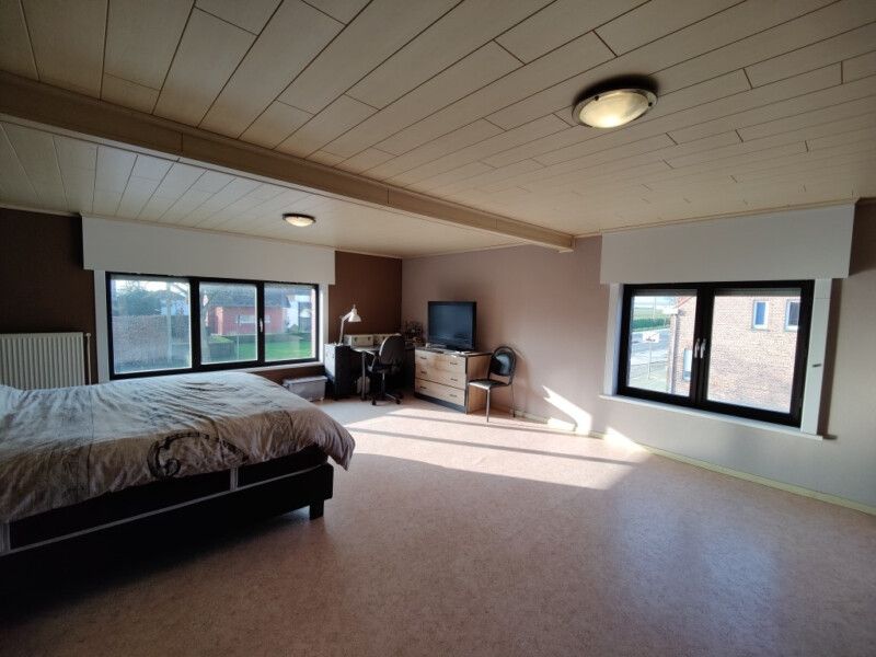 Beselare – Ruime halfopen bebouwing met 4 slaapkamers en garage foto 7