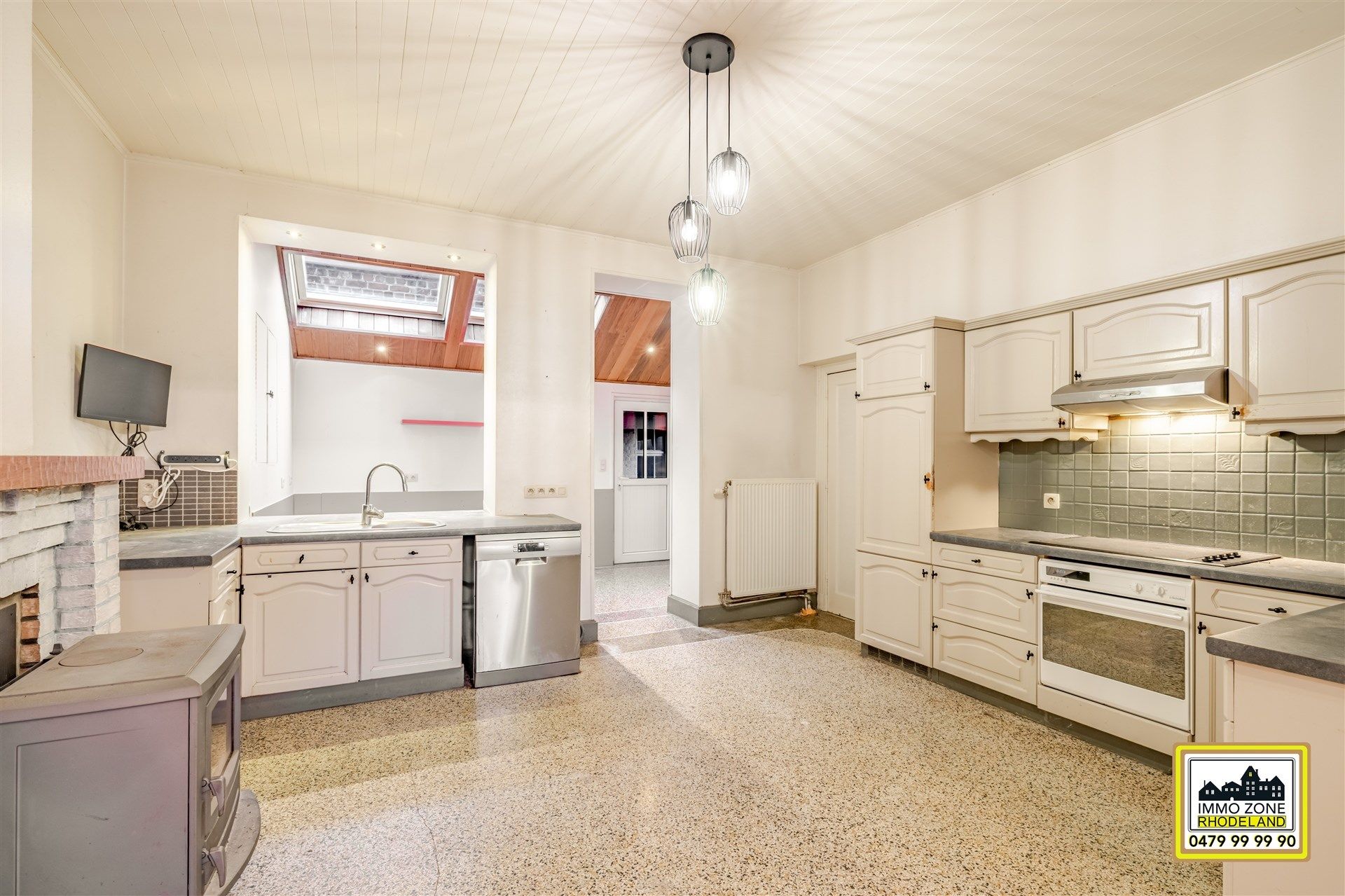 Karaktervolle woning met 4 slpks en magazijn foto 5