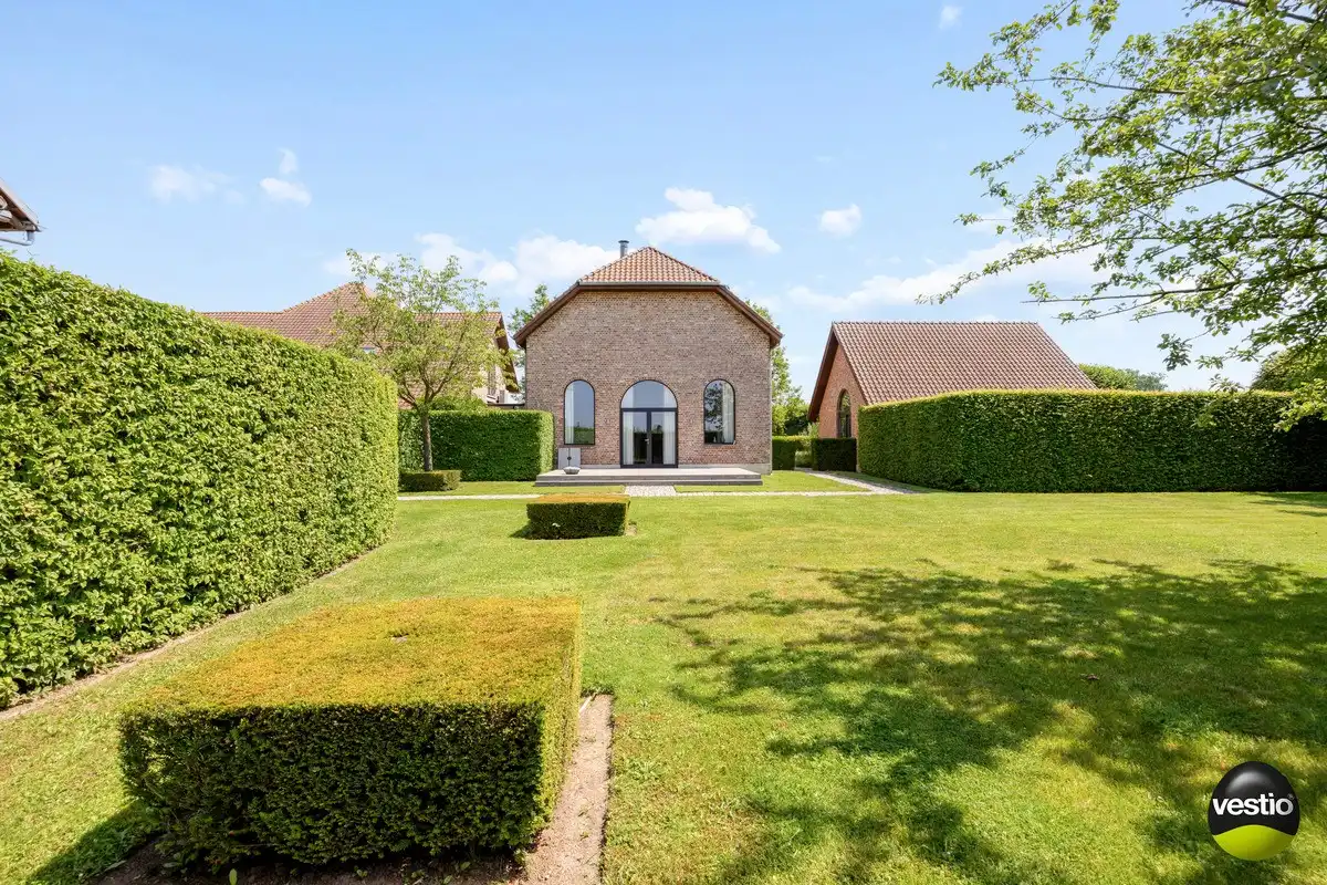 EXCLUSIEVE HOEVE MET MEERDERE WOONGEDEELTES, ATELIER, STALLING en AANPALENDE WEIDE OP CA. 1,6 HECTARE NABIJ DOMEIN NIEUWENHOVEN. foto 56