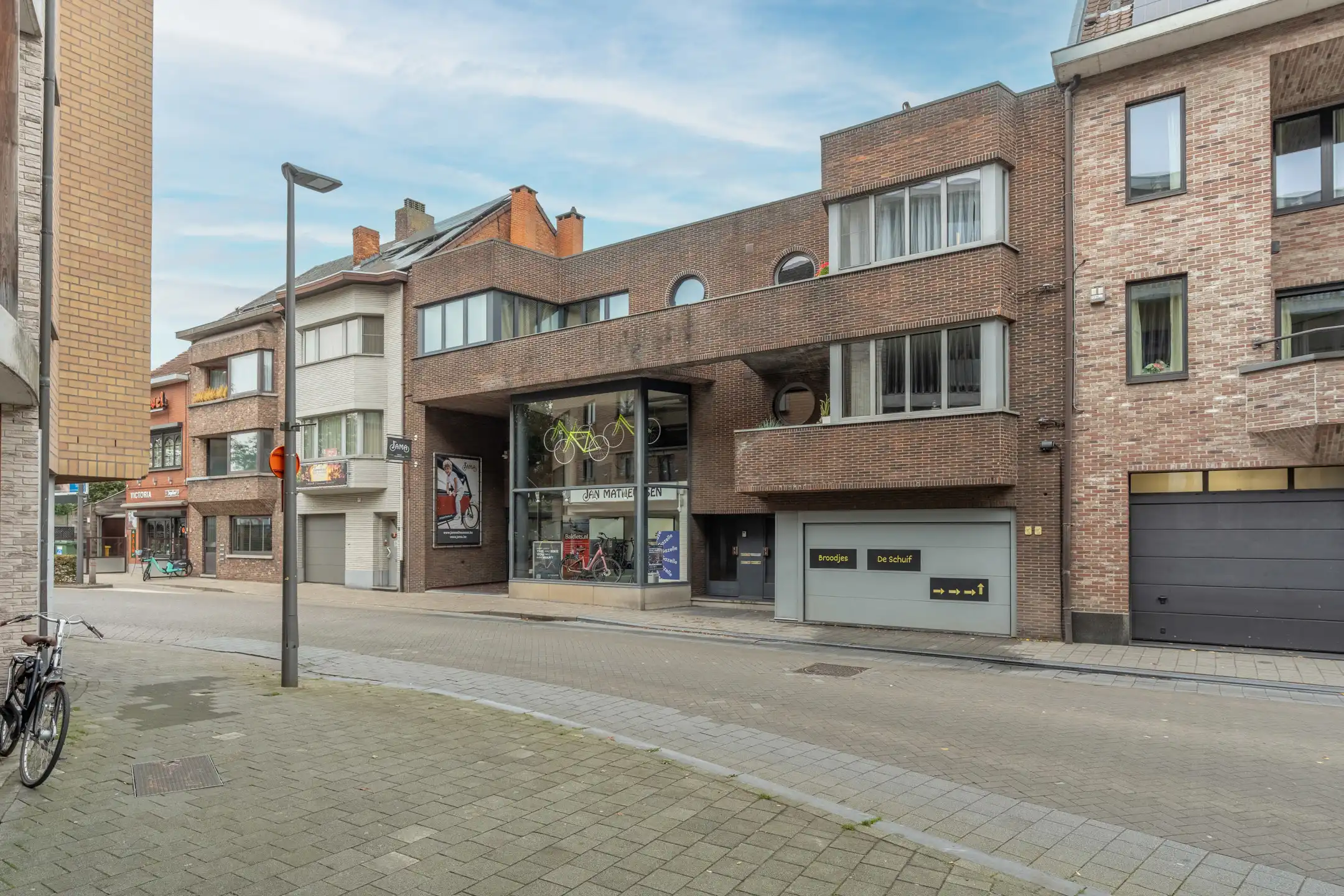 Centraal gelegen 2 slpk app met autostaanplaats te Turnhout foto 17