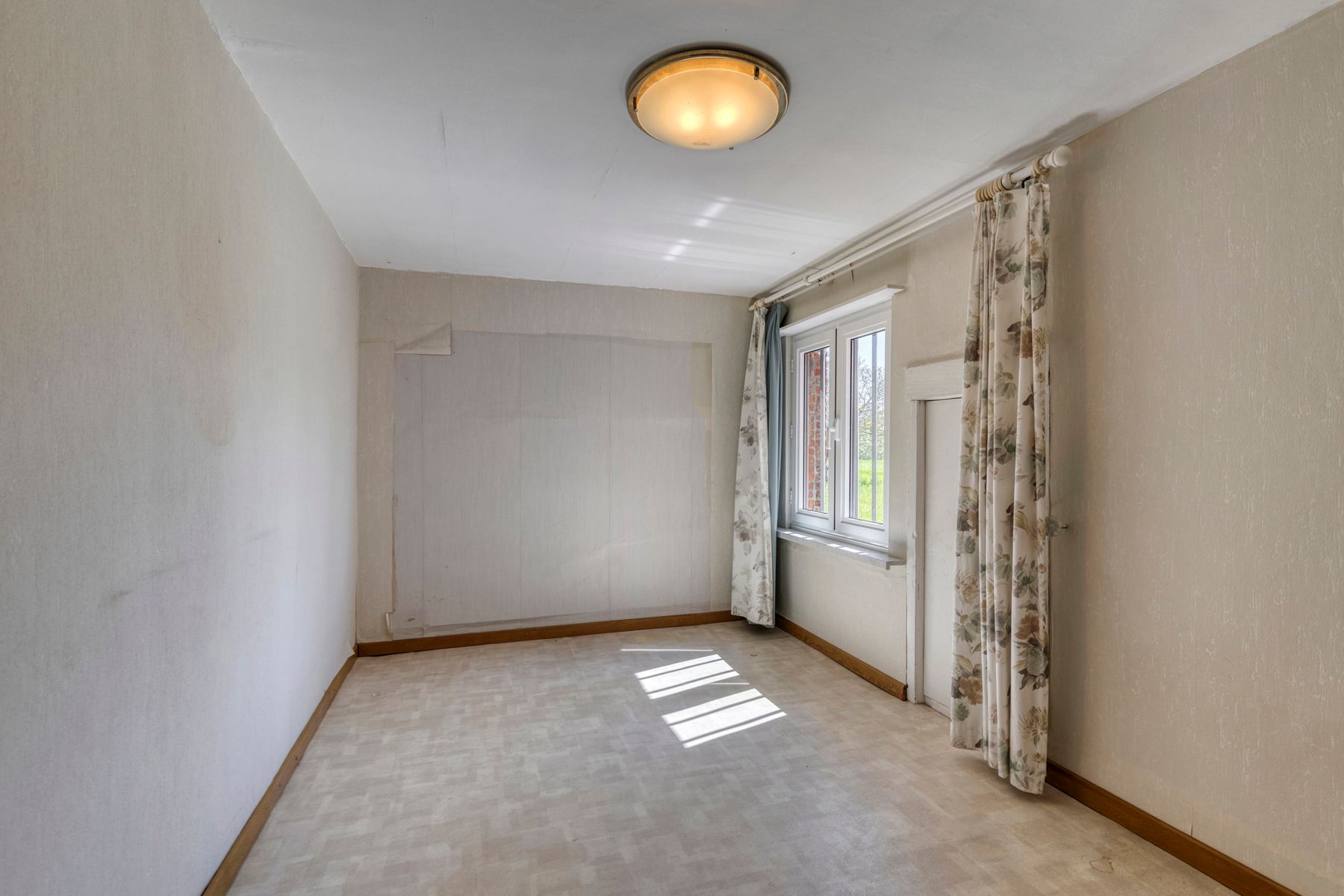 Ruime authentieke hoeve op een perceel van 47.440m². foto 11