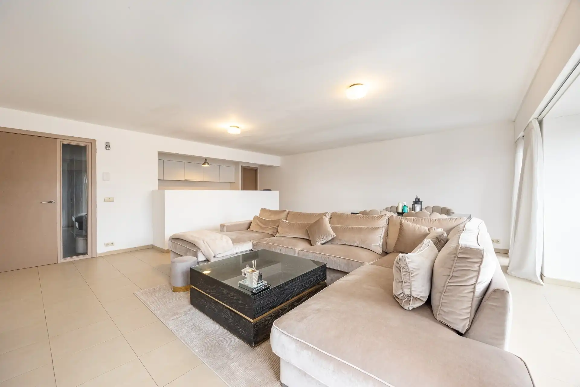 Ruim appartement (Bj 2005) met 3 mooie slaapkamers foto 4