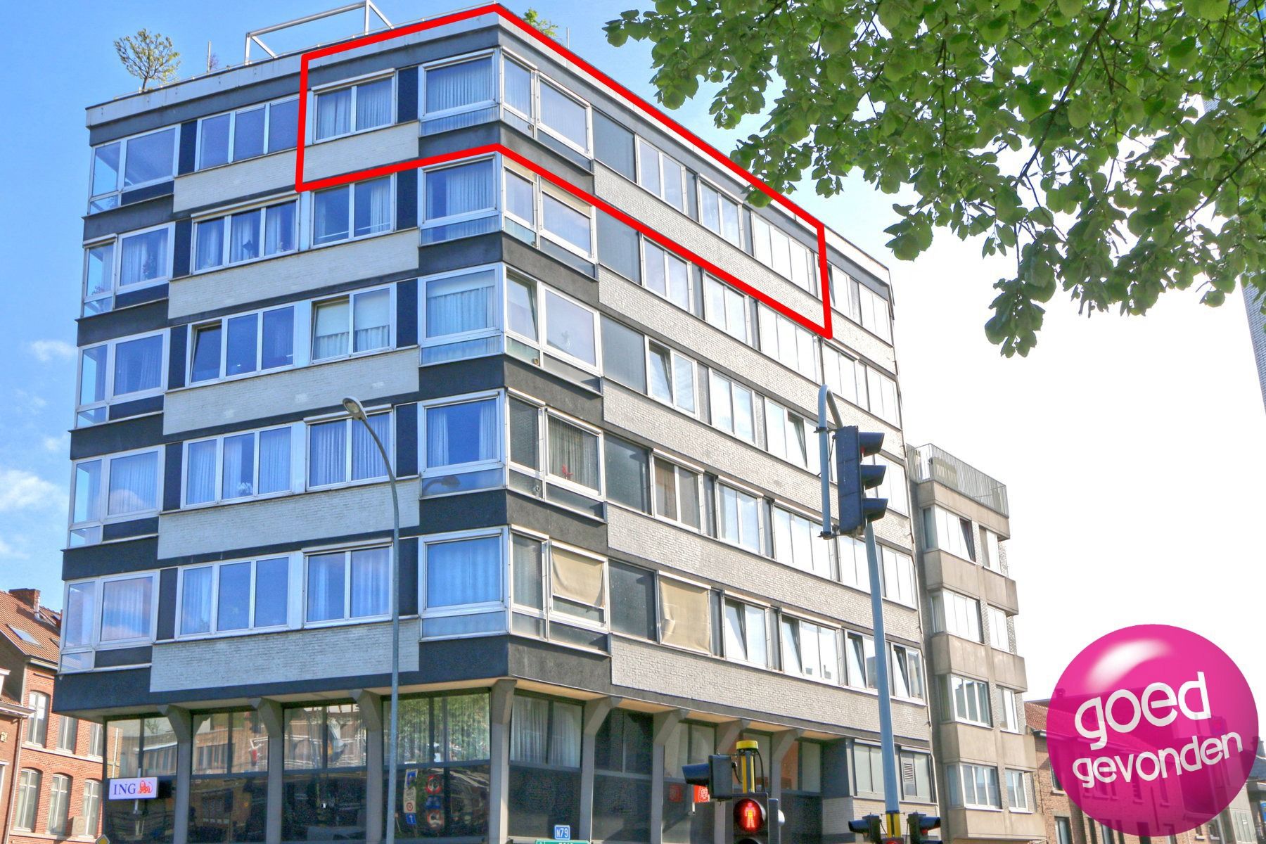 APP - 2 SLK - INSTAPKLAAR - KELDER - LIFT - CENTRUM foto {{pictureIndex}}