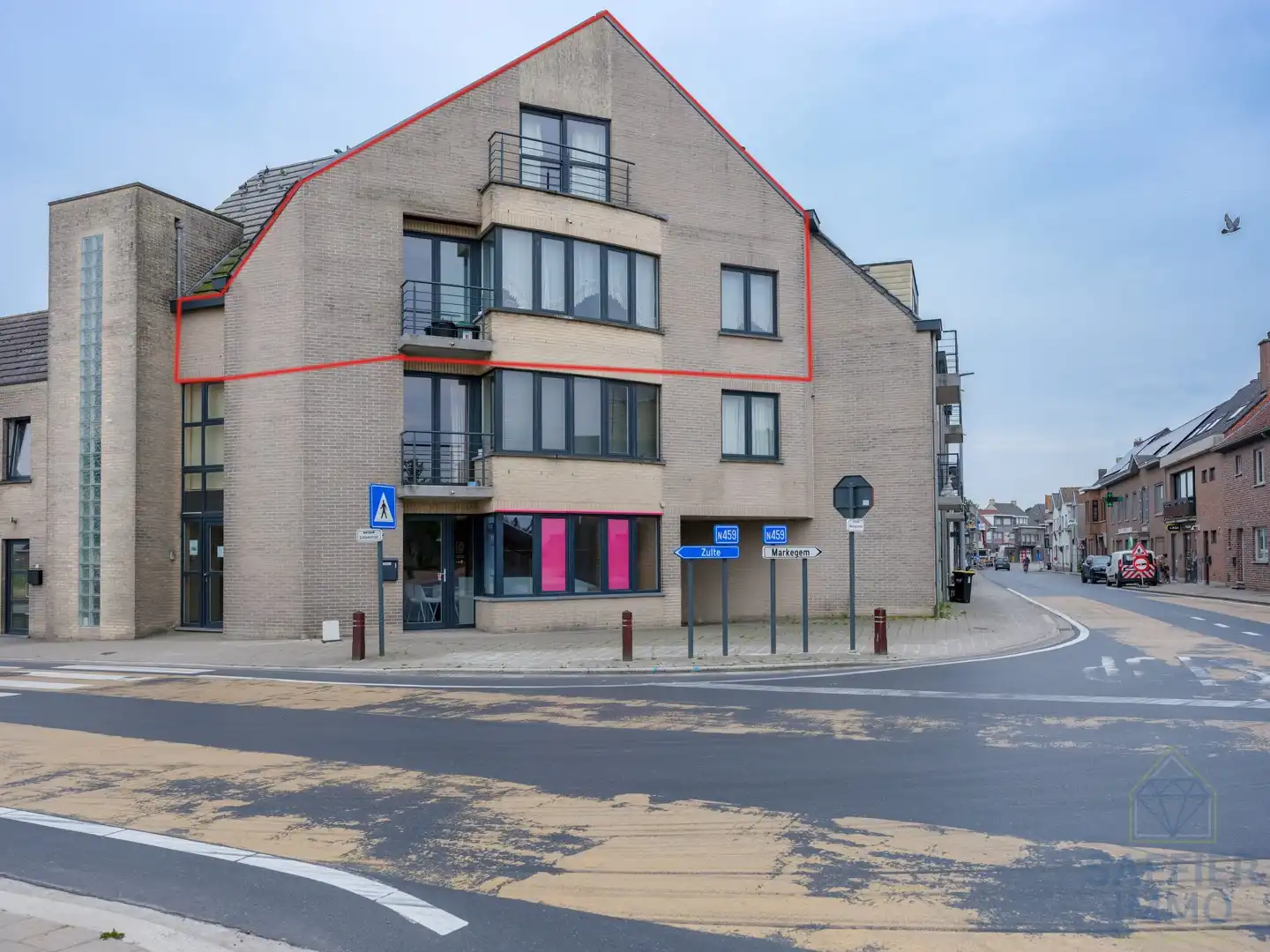 Ruim appartement met 3 slaapkamers, 2 badkamers en 2 staanplaatsen in centrum Dentergem foto 12