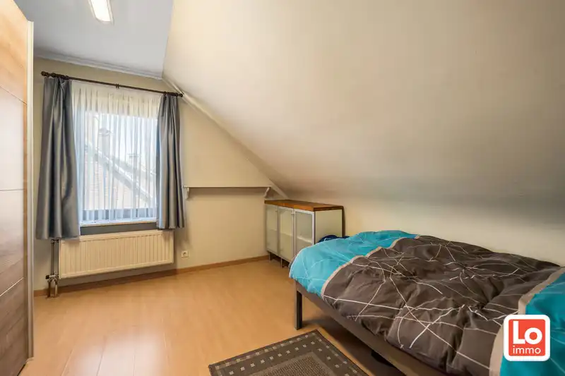 Instap klare halfopen woning met gezellige stadstuin nabij het centrum van Oostakker! foto 13