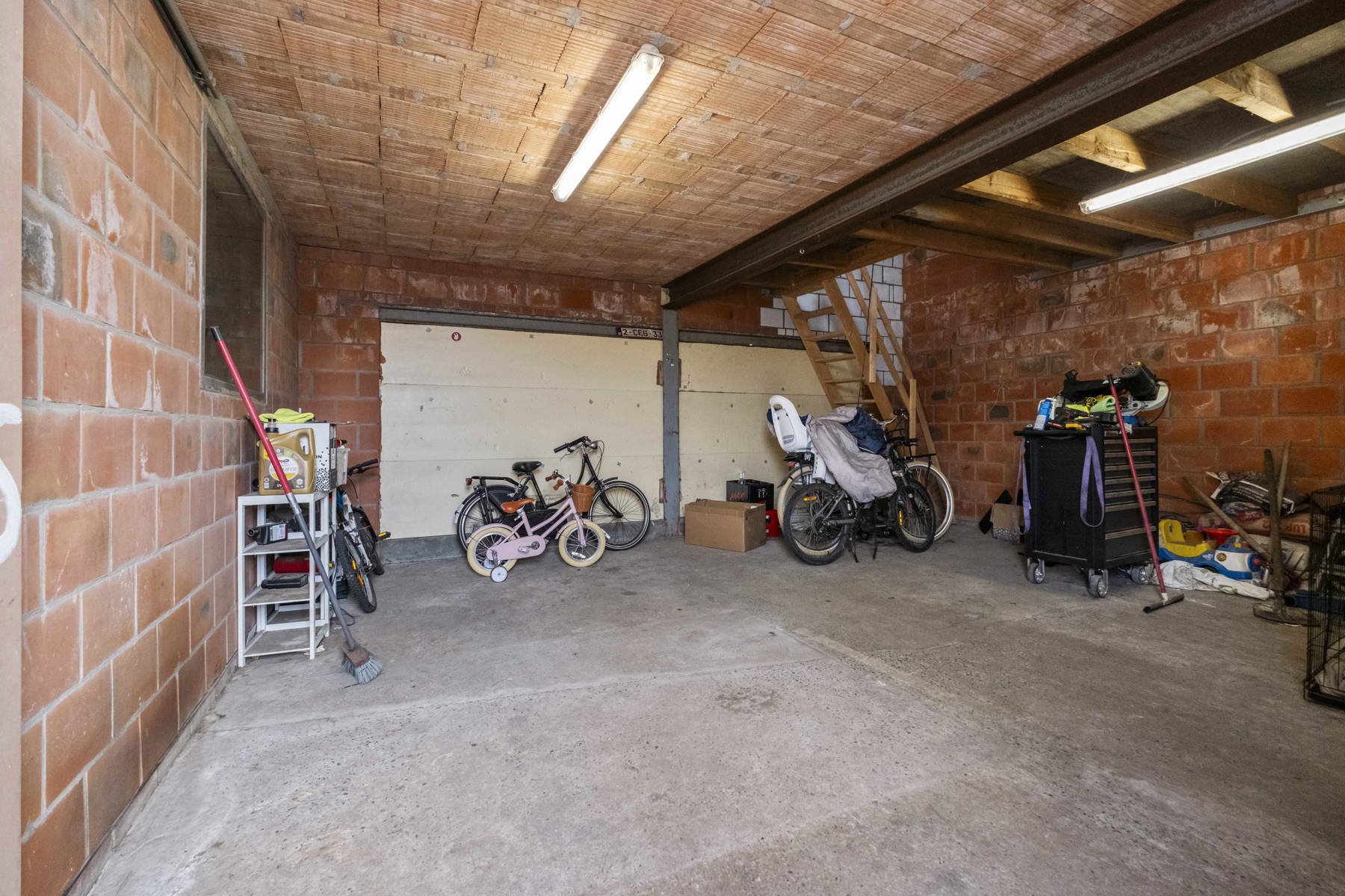 Ruime, landelijk gelegen open bebouwing te Ichtegem. foto 8