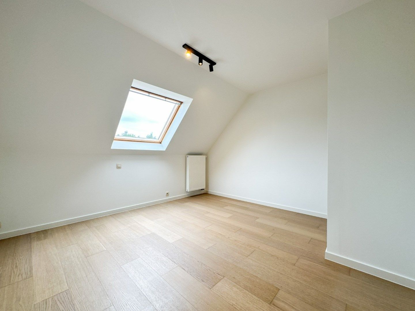 Instapklare woning met 3 slpk, tuin, autostaanplaats, rustige gelegen te Lichtervelde foto 17