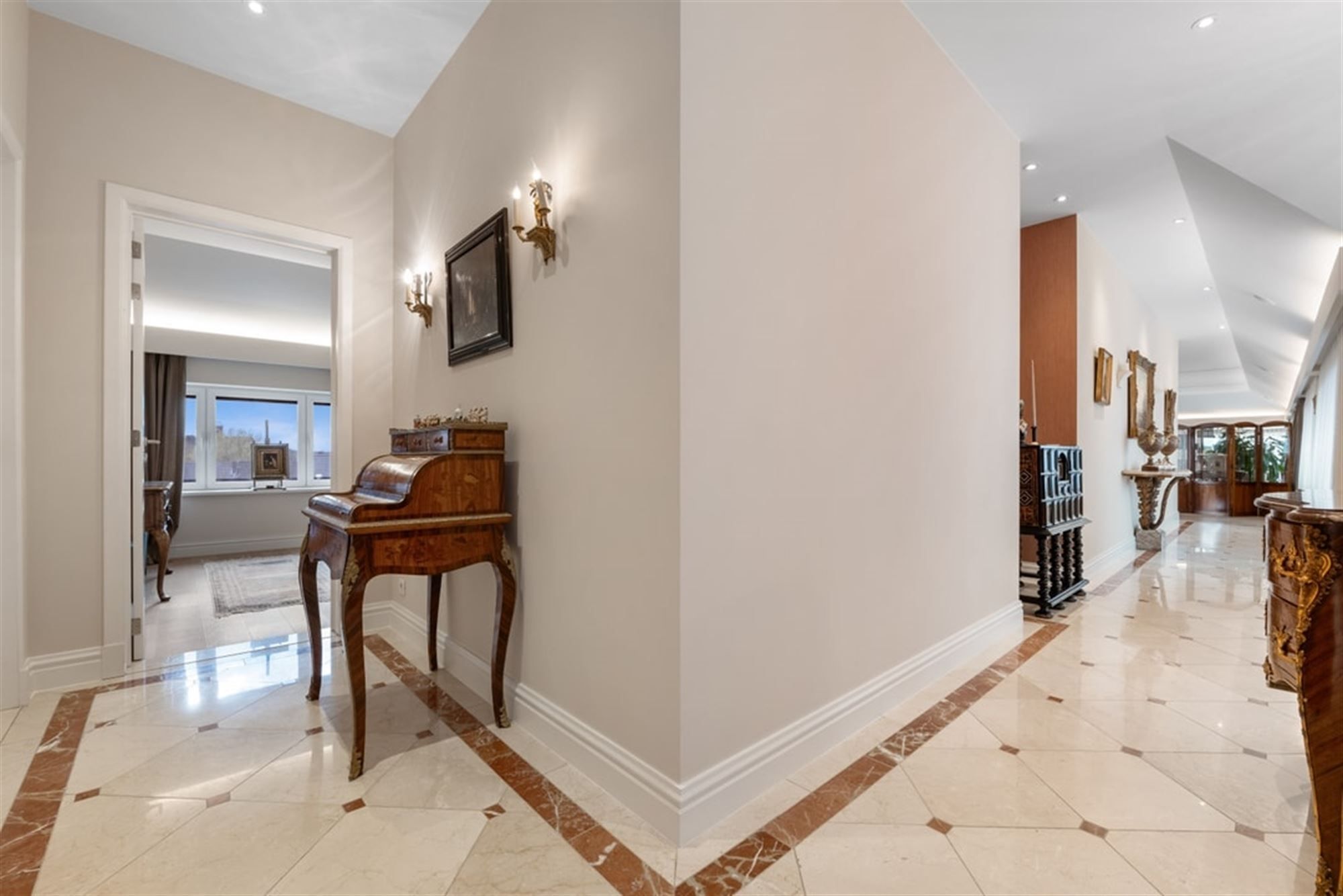 LUXUEUS APPARTEMENT VAN 365M² MET AFWERKING VAN HOOGSTE KWALITEIT IN TONGEREN foto 14