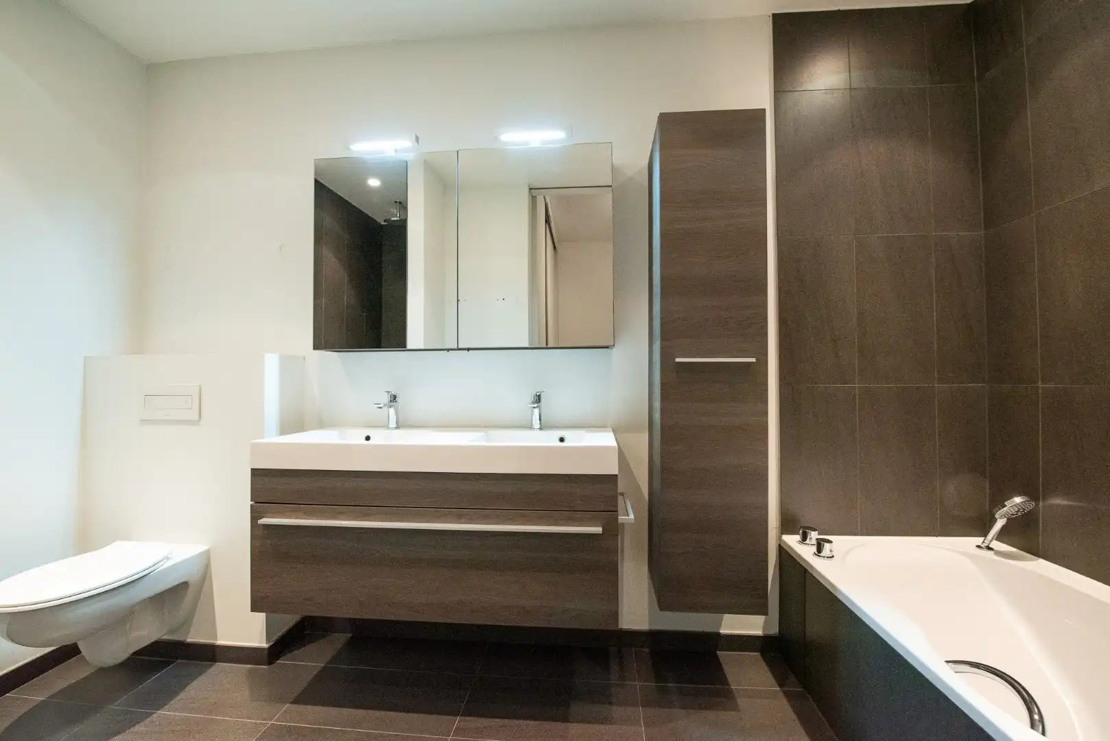 Te koop: instapklaar appartement van +/- 110 m² met 2 slaapkamers in hartje Waregem – Residentie Avalon foto 12