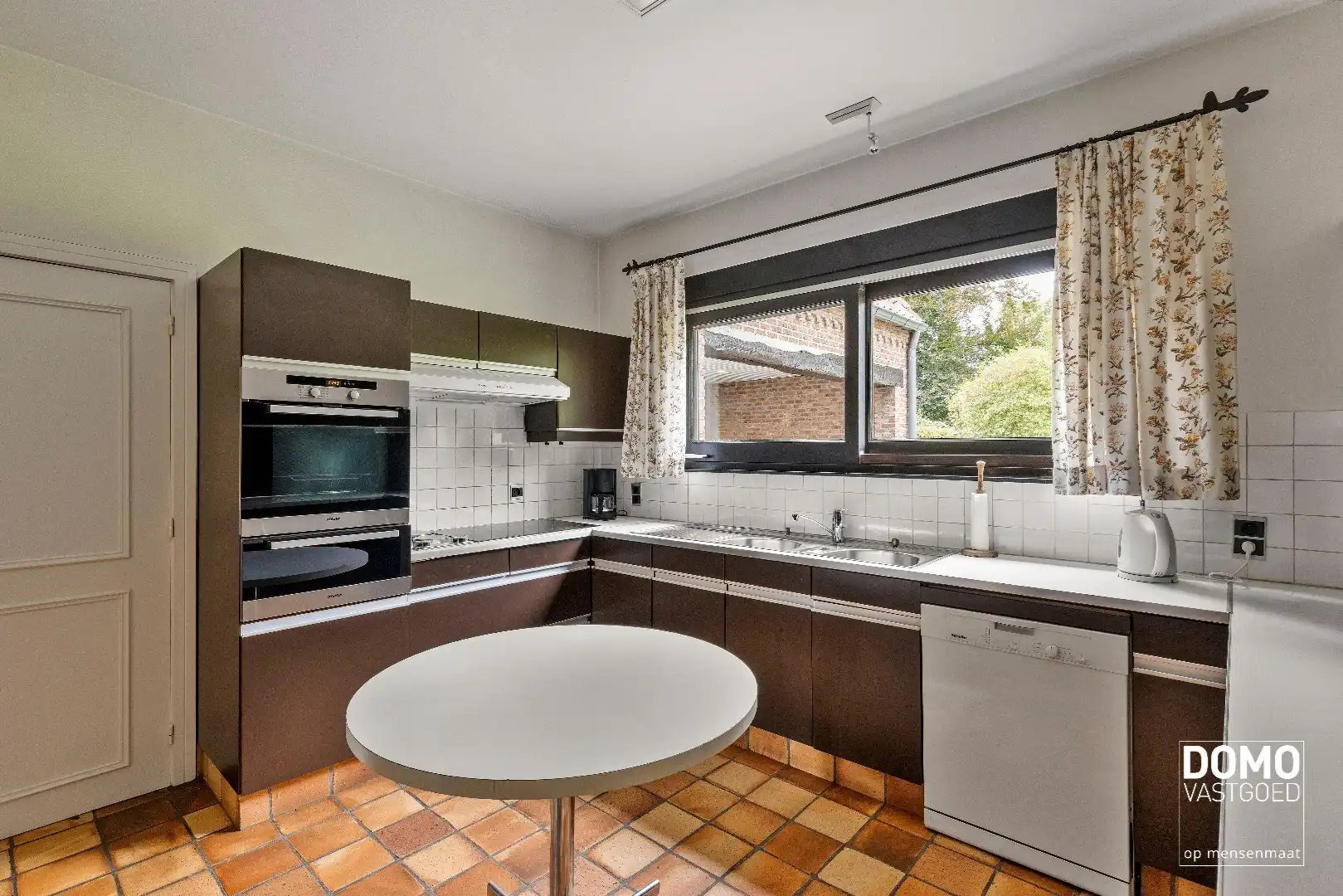 Exclusieve statige open bebouwing met zuid gerichte tuin in het centrum van Kermt (Hasselt) foto 11