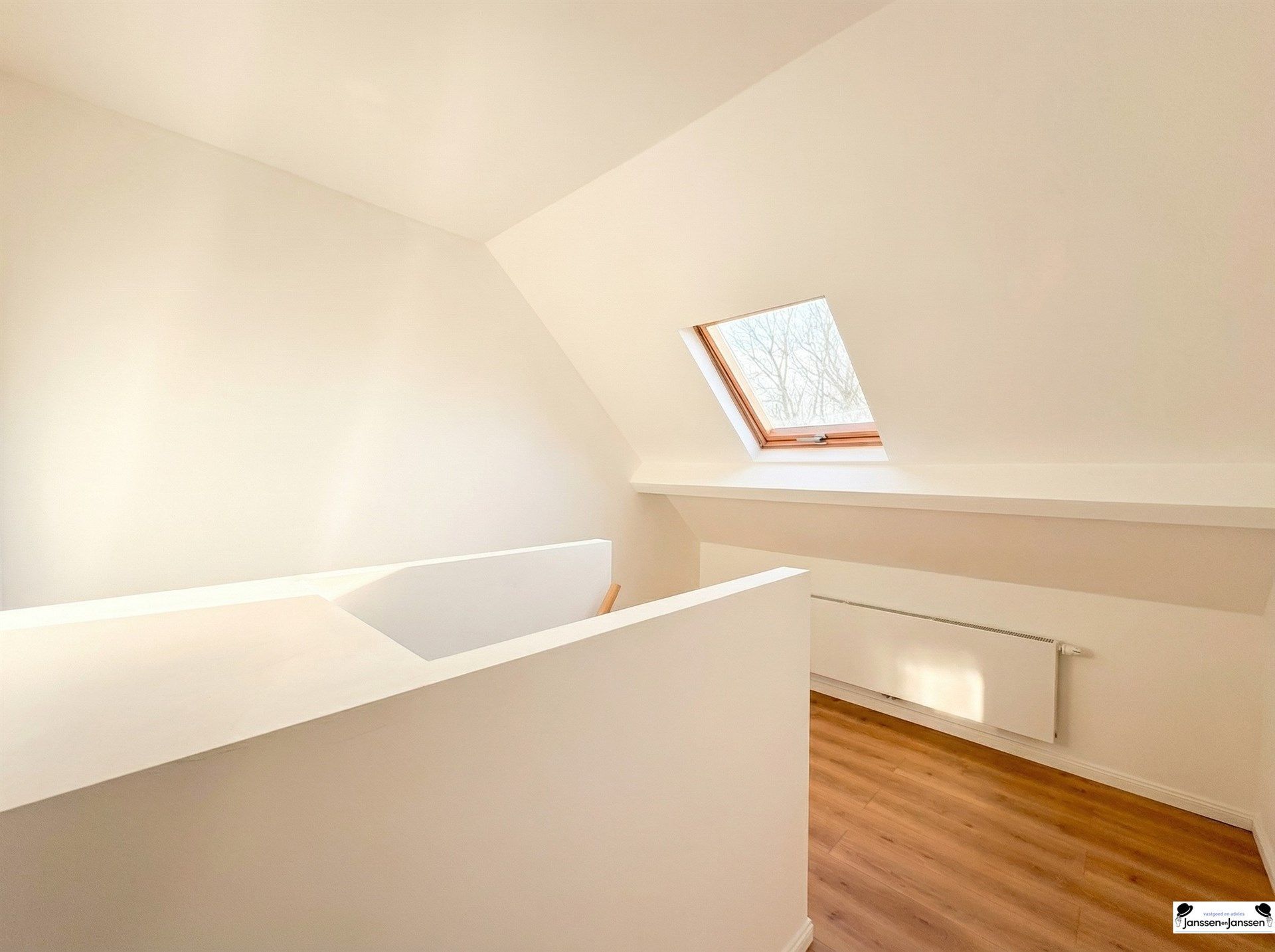 Instapklare woning met 4 slaapkamers, 2 badkamers, rustig gelegen foto 10