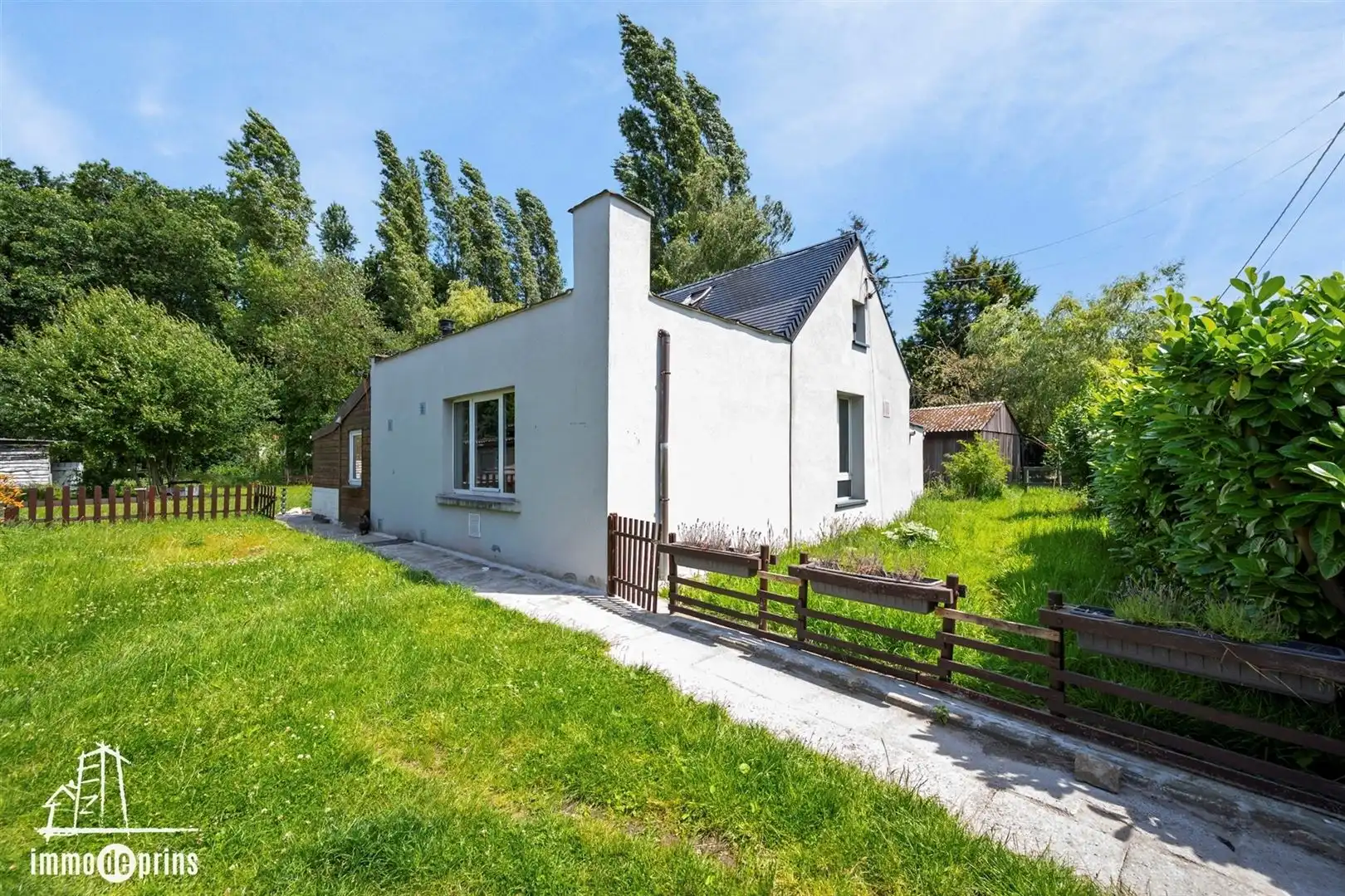 Hoofdfoto van de publicatie: Te renoveren woning op 1.865 m² – projectgrond mogelijk (mits vergunning)
Landelijk gelegen in Nieuwkerken-Waas