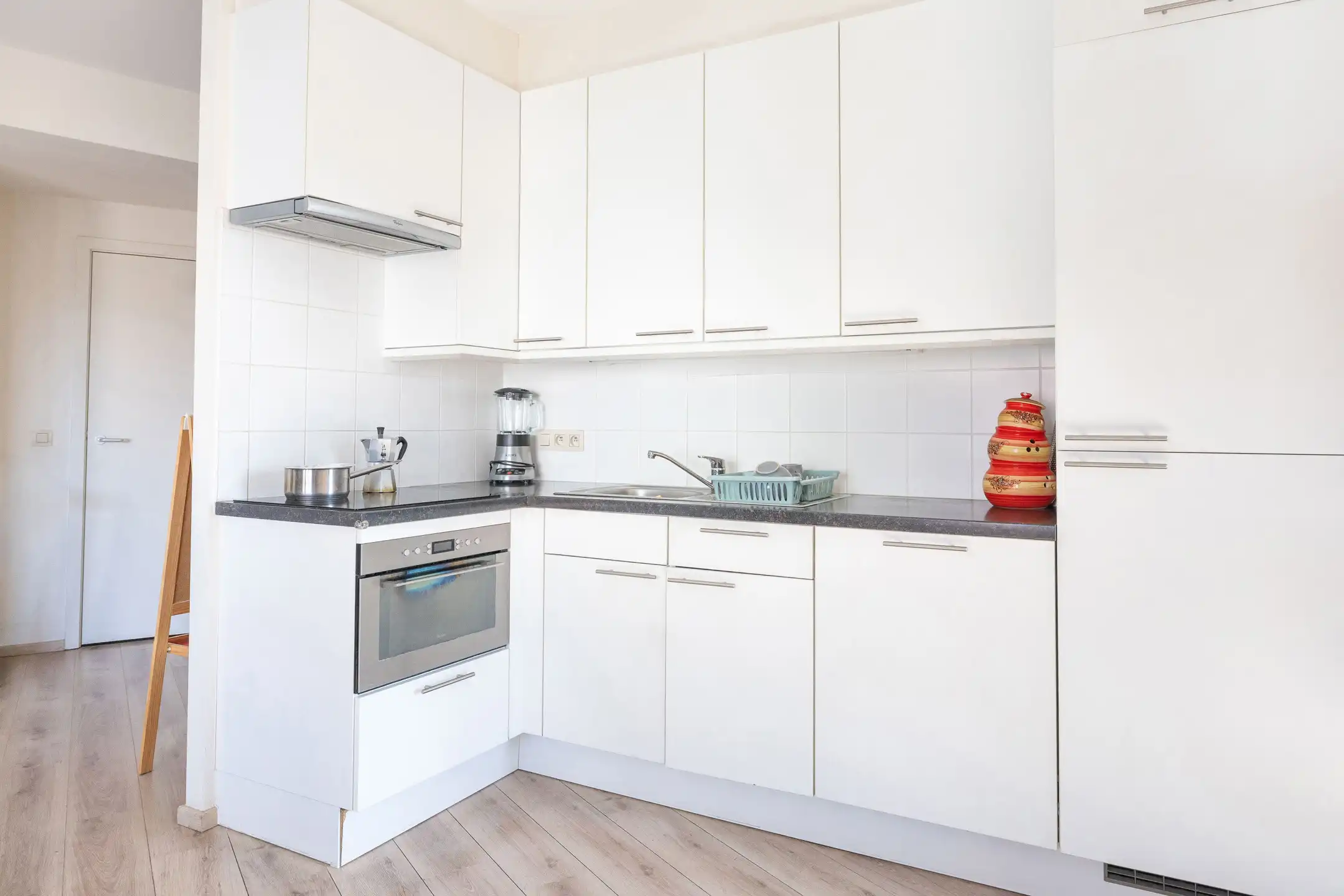 Een rendabel 2-slaapkamerappartement in 1 gegeerde omgeving foto 3