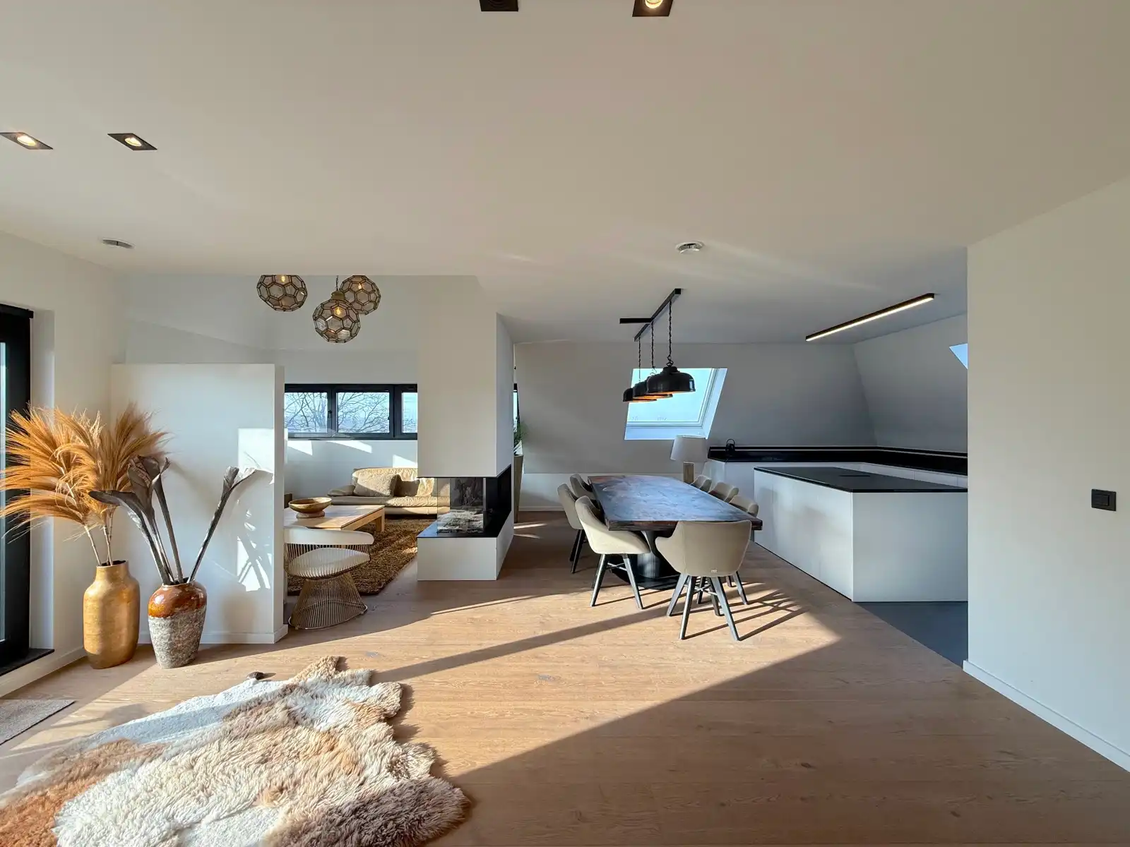 Gemeubeld appartement met 3 slaapkamers, terras en garage foto 2