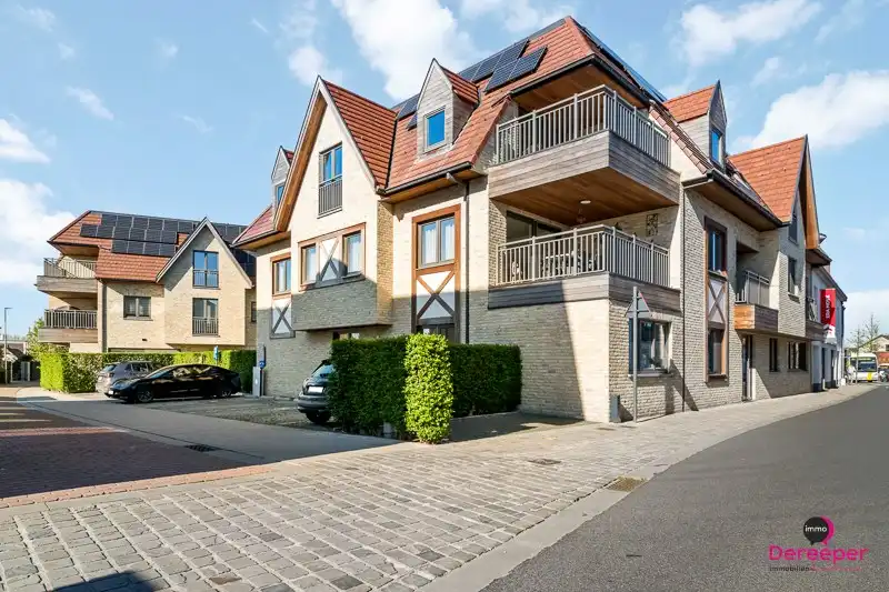 Prachtig instapklaar energiezuinig gelijkvloers appartement (2023) met tuin en 3 slaapkamers foto {{pictureIndex}}