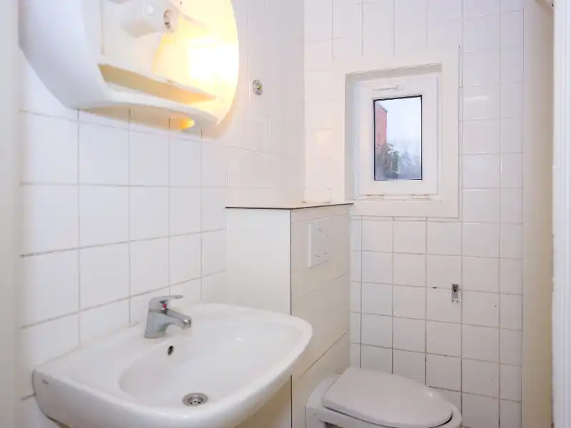 Woning vlak bij het station met tuin en achteruitgang foto 7