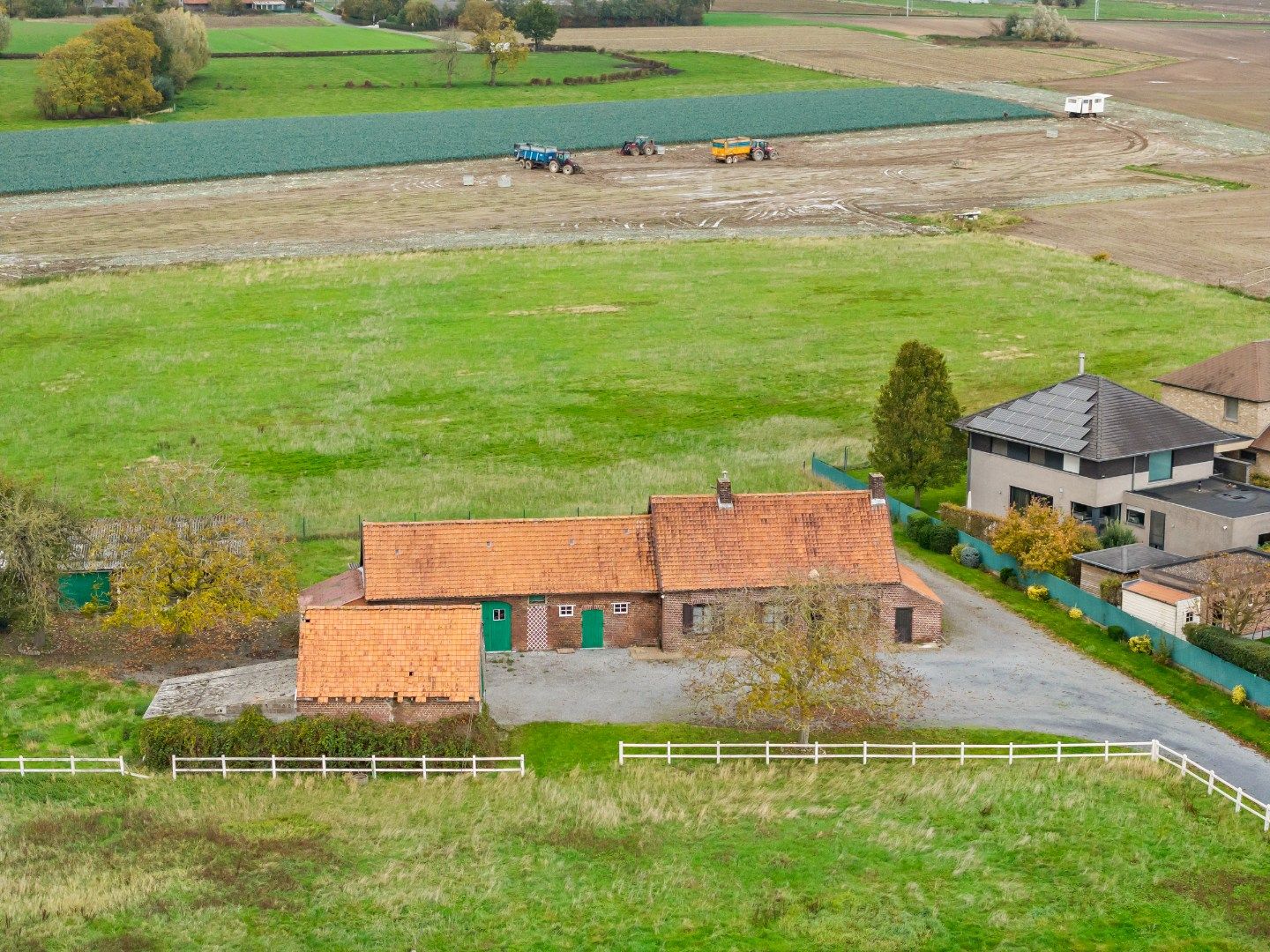 Te renoveren hoeve met prachtig landelijk verzicht in de Kapelhoek in Roeselare foto 4