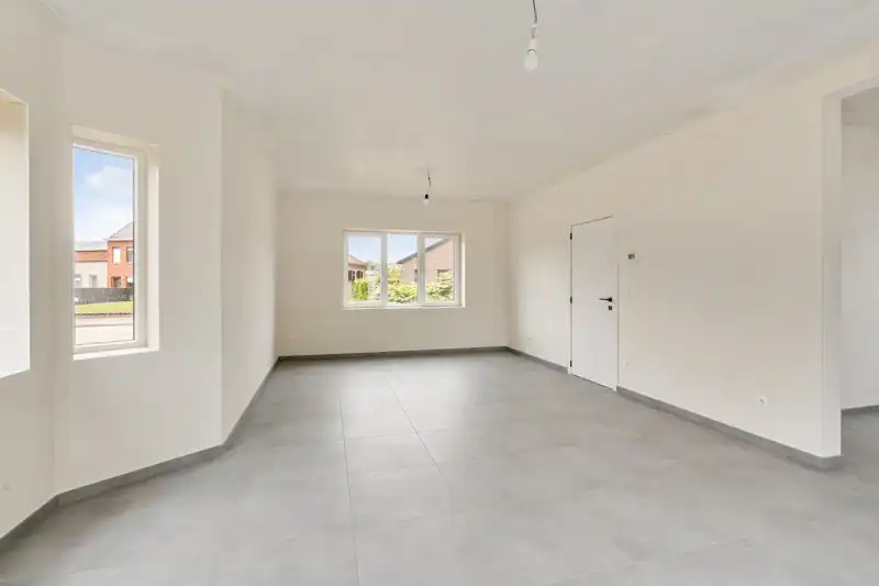 Totaal gerenoveerde woning op een perceel van 11are foto 7