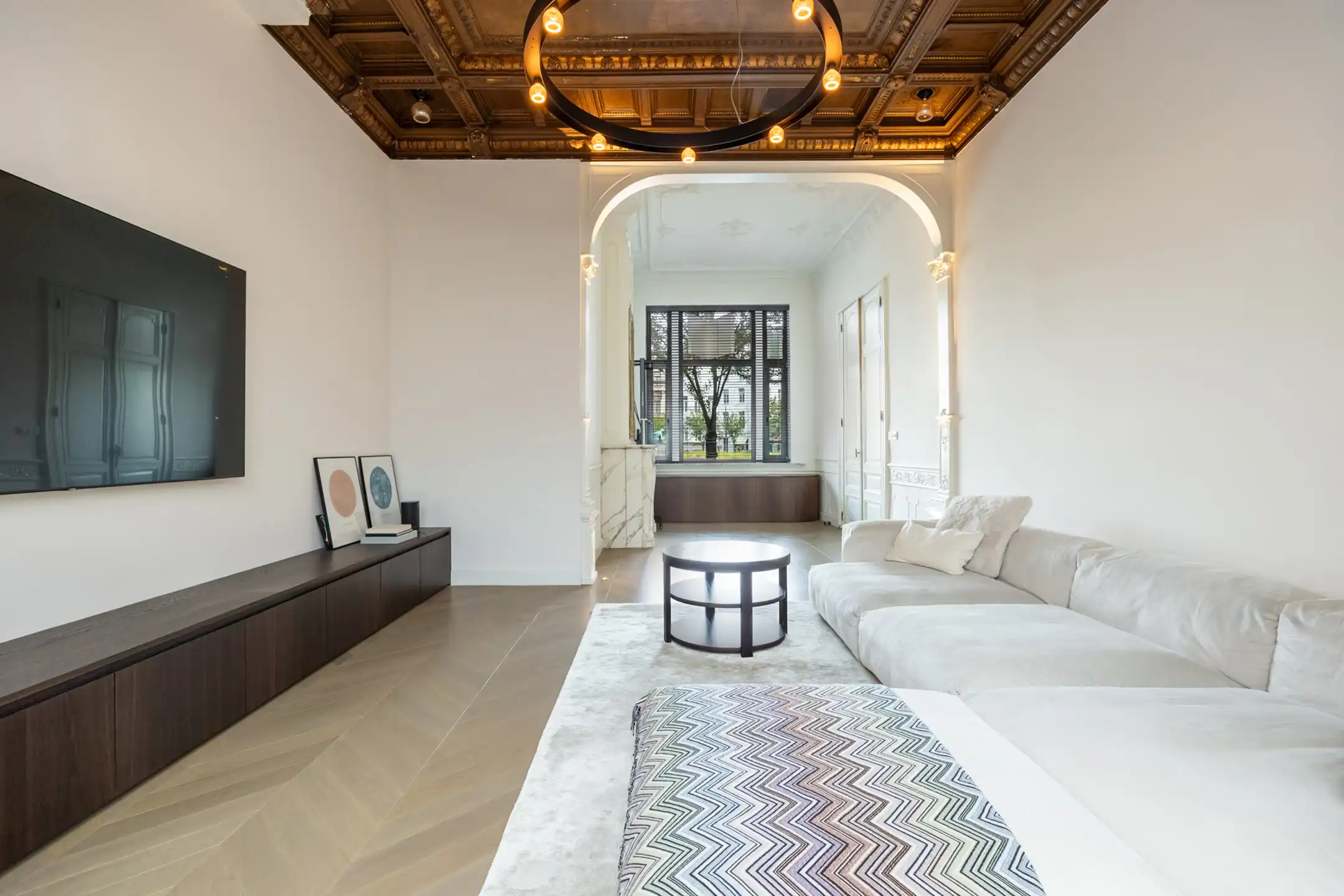 ANTWERPEN-ZUID - Op het mooiste pleintje van het Zuid  foto {{pictureIndex}}