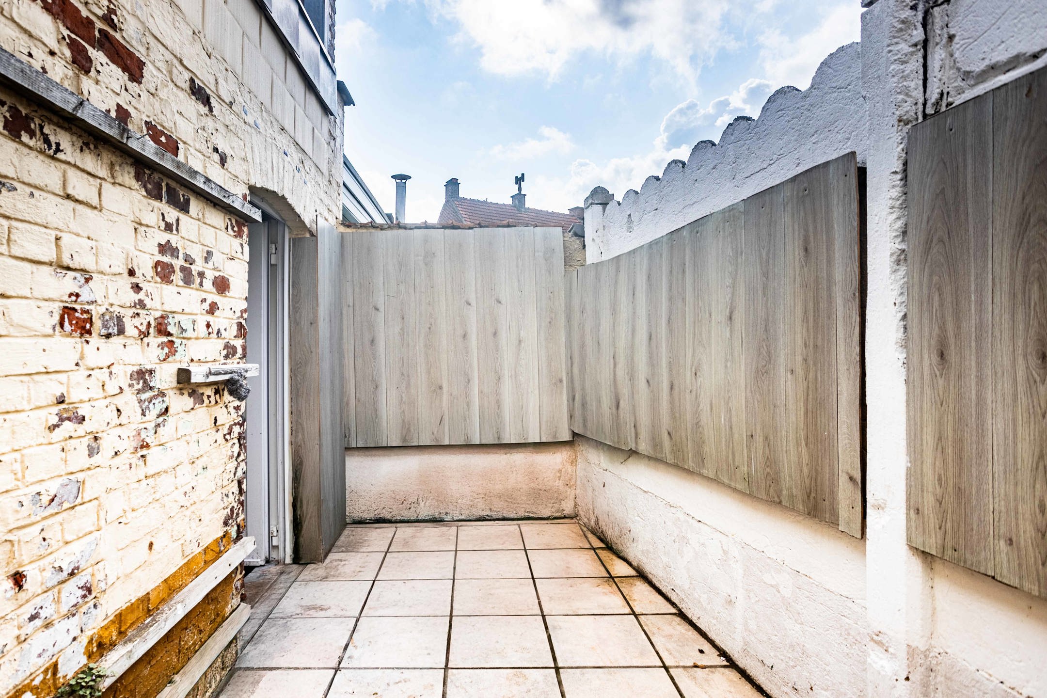 Te renoveren woning met terras op interessante locatie! foto 10