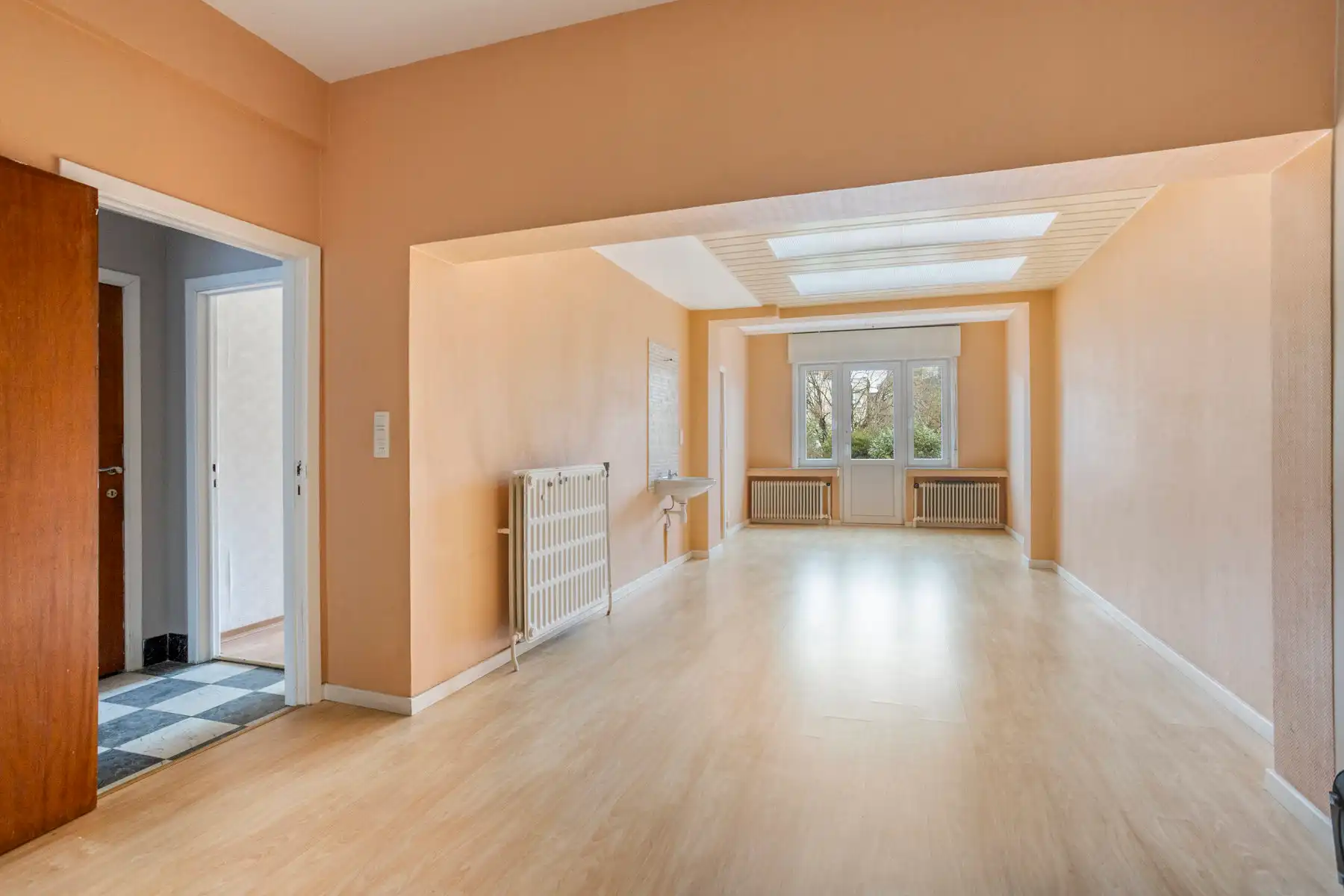 Woning met 7 slaapkamers, 2 badkamers, tuin & garage foto 4