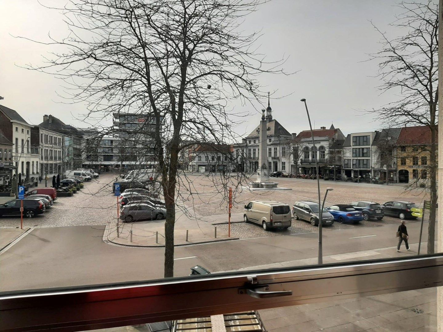 PROJECTGROND OP GROTE MARKT RONSE  foto 2