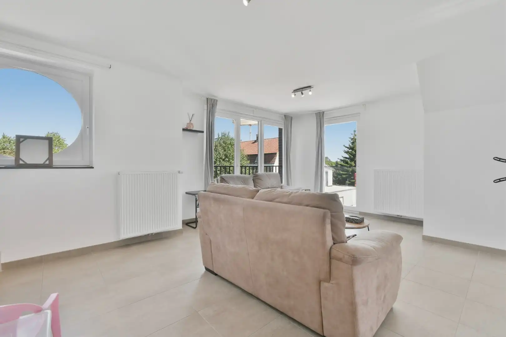 Ruim duplex appartement te huur in het centrum van Oudenburg  foto 2