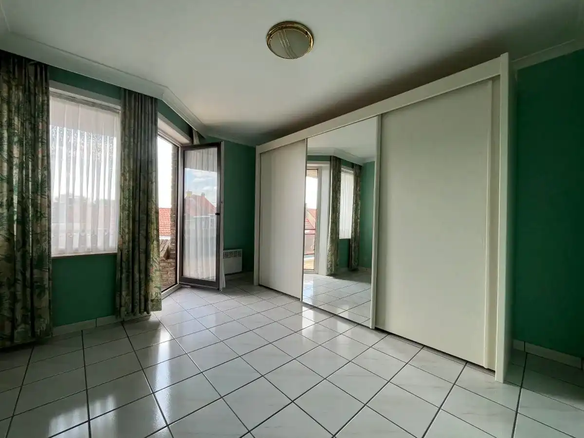 Roeselare - Zeer lichtrijk appartement met 2 slaapkamers, 2 terrassen en dubbele garage foto 9