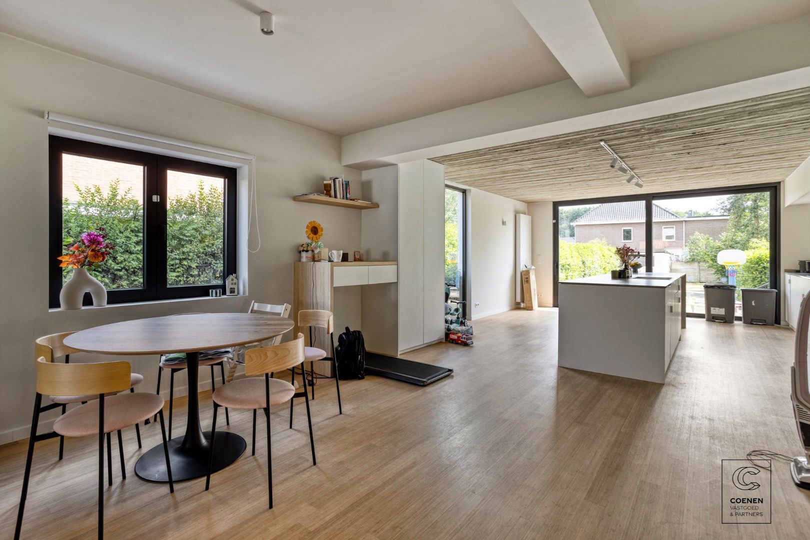 Prachtig volledig gerenoveerde woning met 3 slaapkamers op een TOPlocatie te Schilde! foto 8