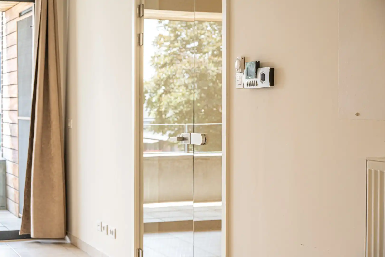 Instapklaar appartement met 2 slaapkamers, garage, berging en zonneterras in Dadizele foto 8