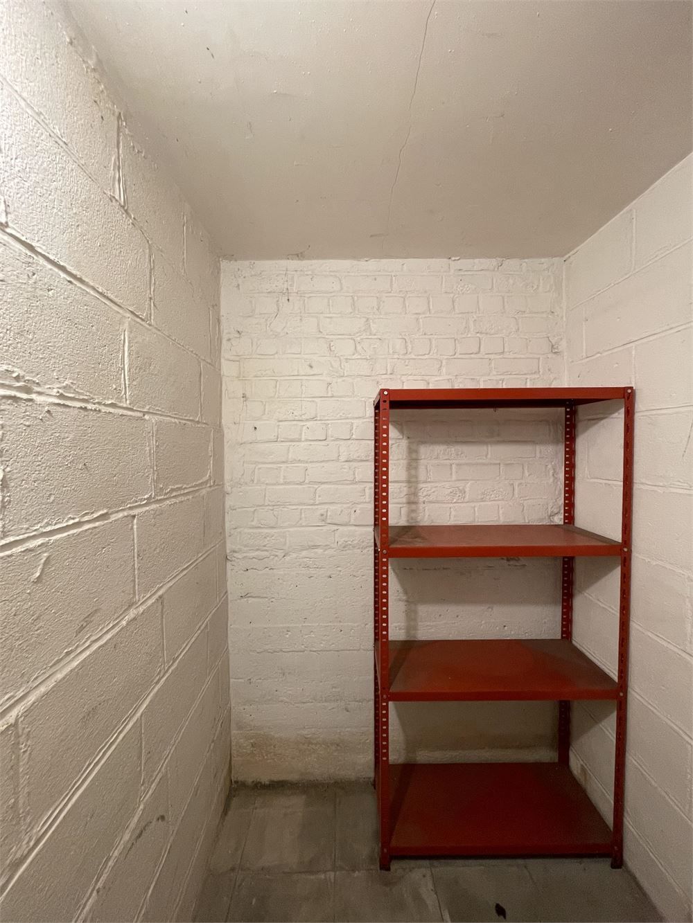 Gerenoveerd appartement met 2 slaapkamers en autostaanplaats foto 10