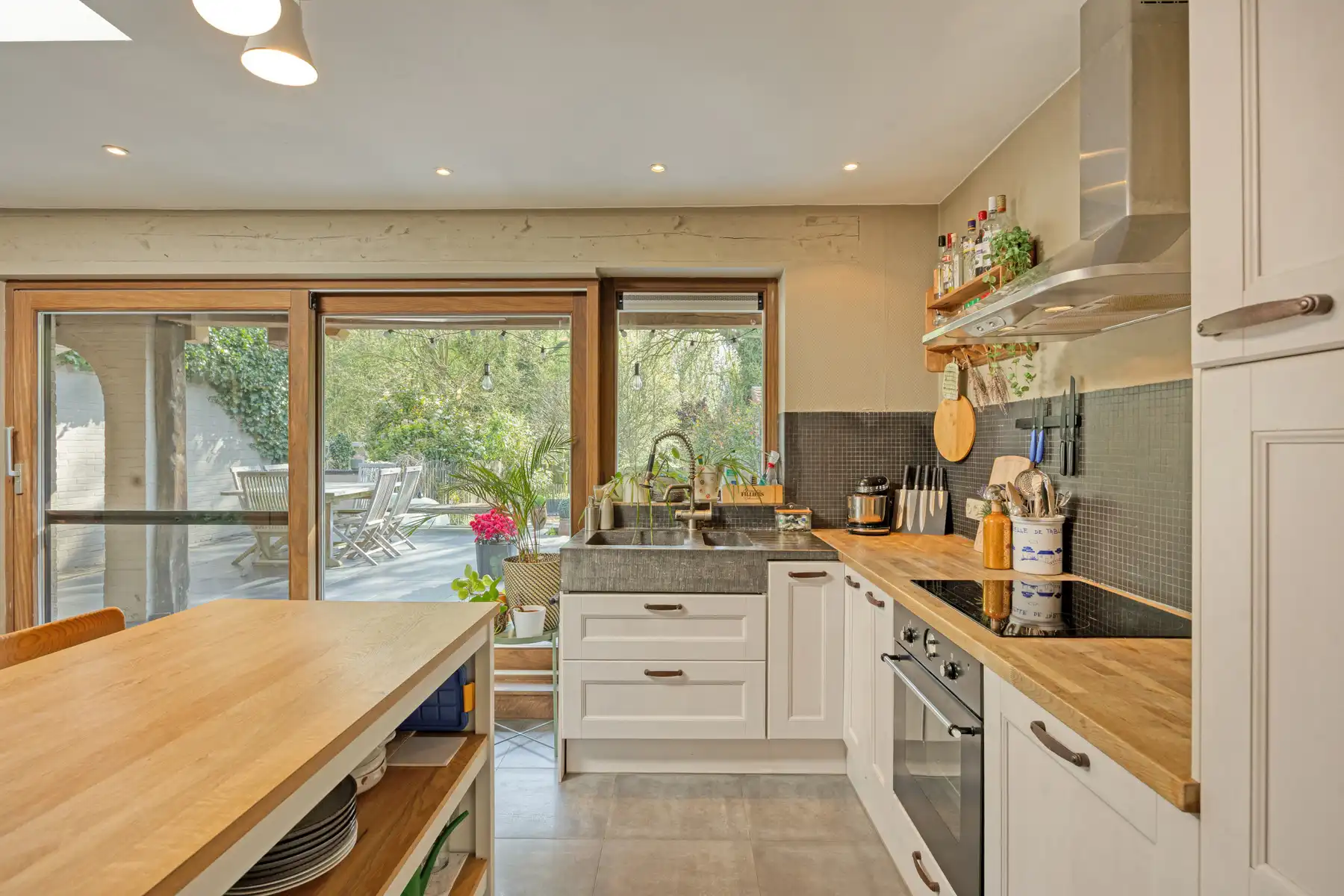 Instapklare woning met 3 slaapkamers en prachtige tuin. foto 12