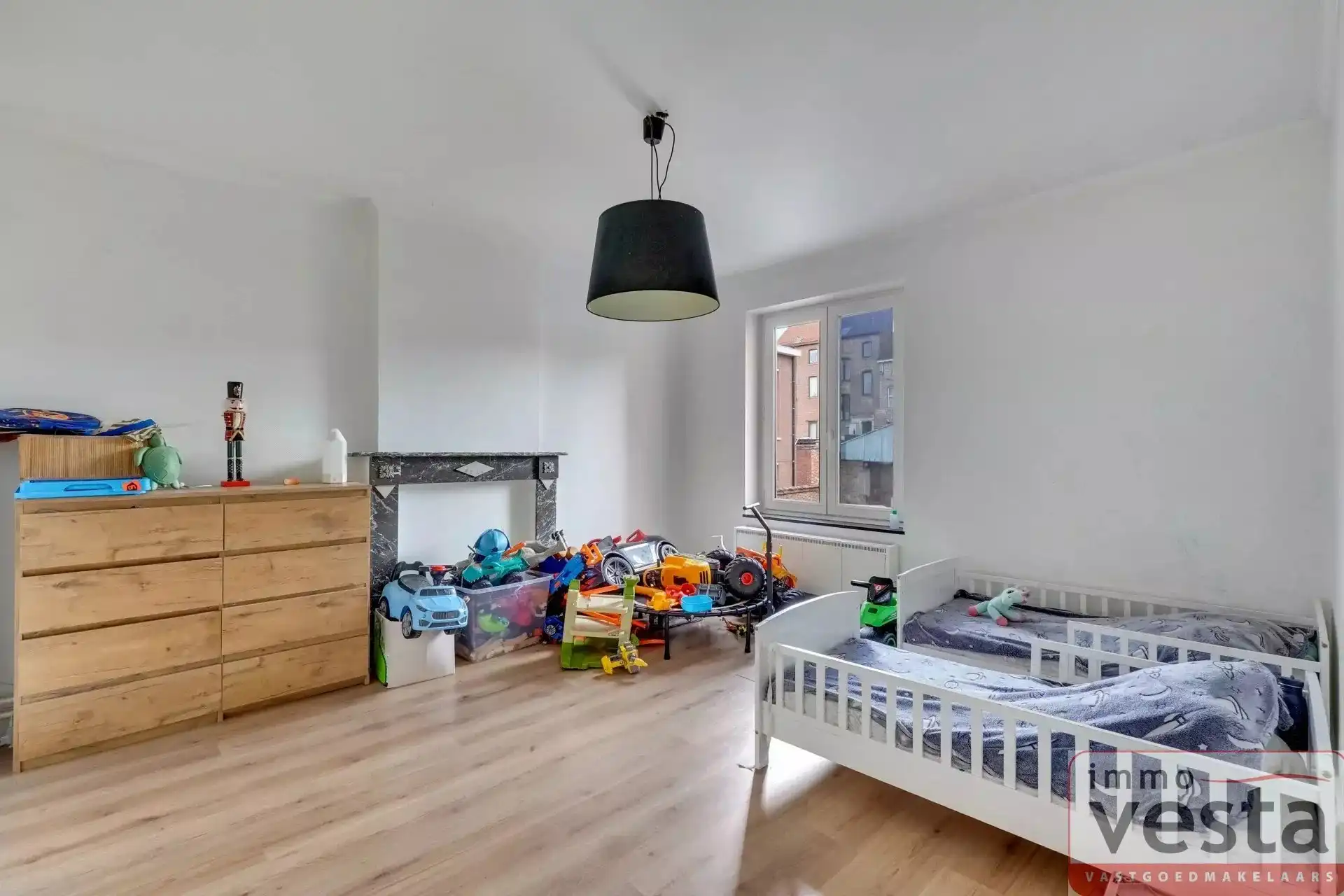 Degelijke eengezinswoning nabij centrum foto 13