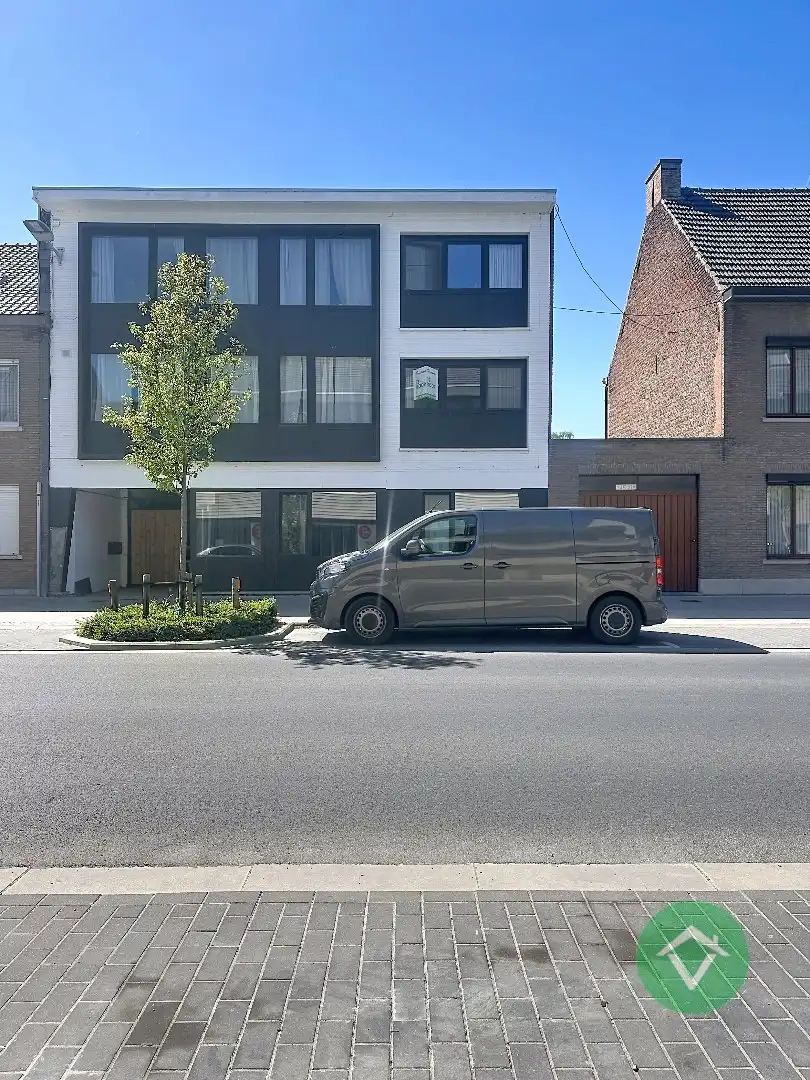 Ruim duplex-appartement met 2 slaapkamers en terrassen in hartje Torhout foto 16