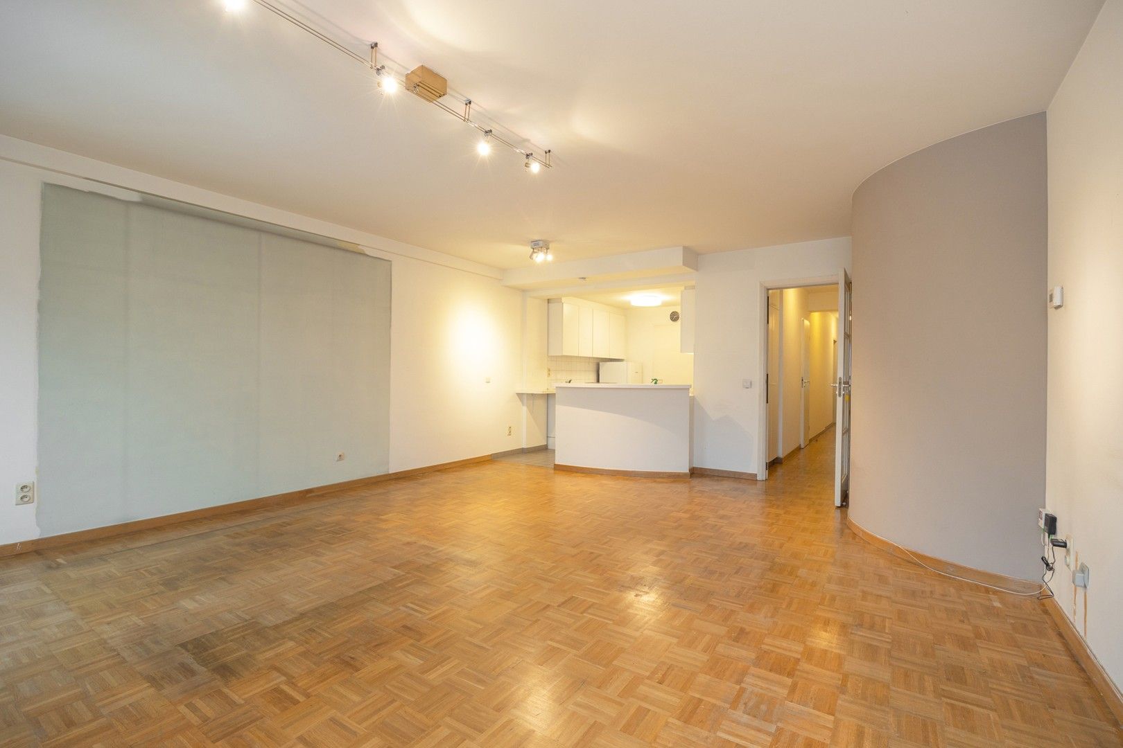 APPARTEMENT + STAANPLAATS foto 3