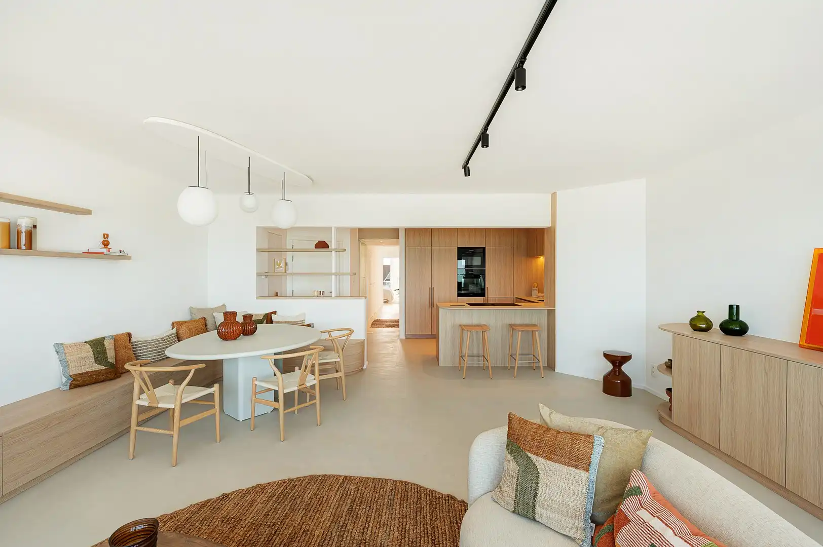 Prachtig gerenoveerd appartement met frontaal zeezicht, tussen het Lichttorenplein en het Albertplein. foto 4