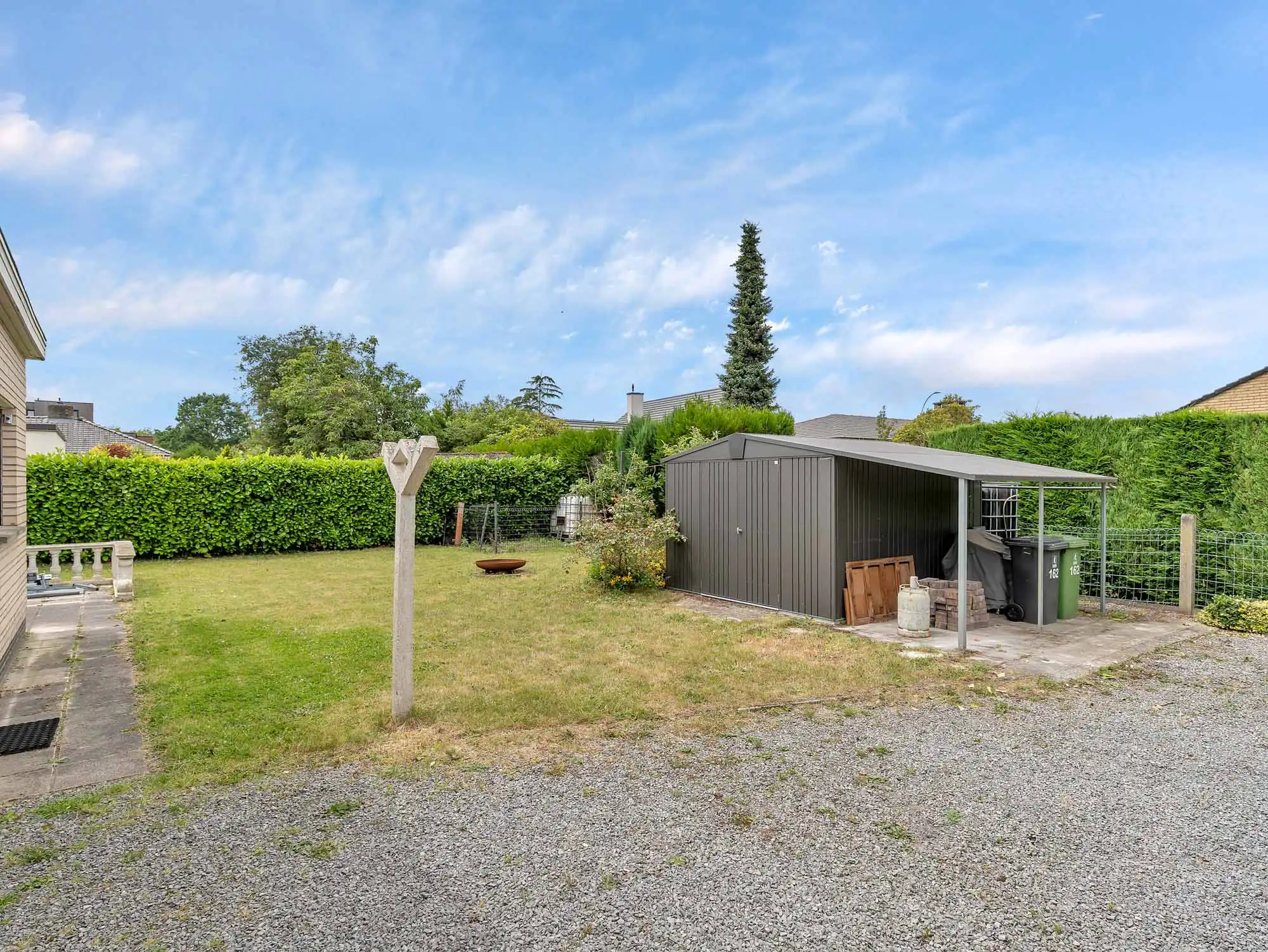 Ruime gezinswoning met tuin foto 20