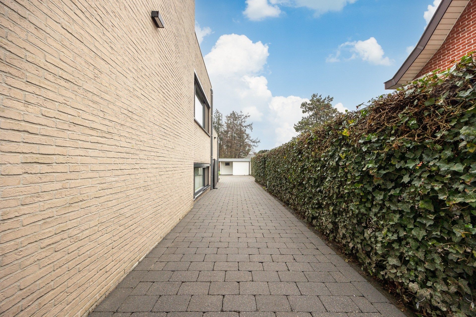 Woning met 4 slaapkamers en praktijk- of kantoorruimte op 744 m² foto 26