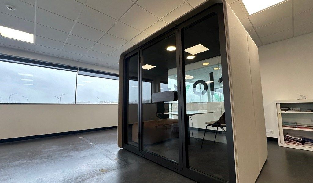 Instapklare kantoren te huur met terras vlakbij afrit R4 in Evergem foto 17