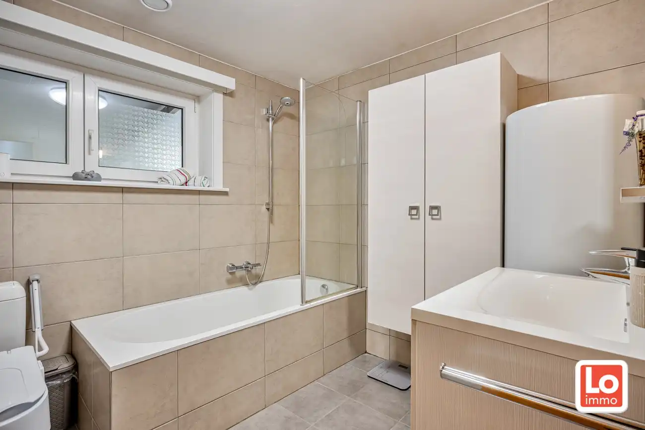 Landelijk gelegen half open woning met ruim bijgebouw (ca. 65m) en grote tuin met open zicht tussen Hijfte en Lochristi. foto 20