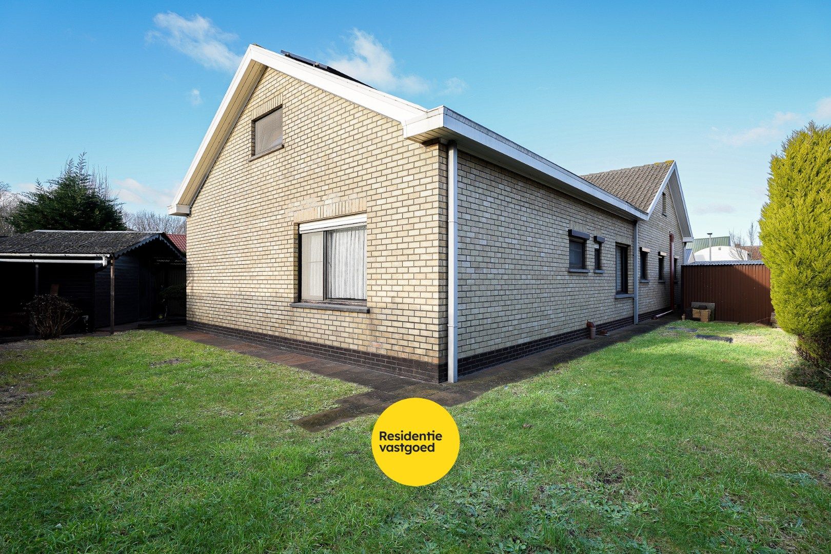 Woning met 5 slaapkamers in het centrum van Eernegem foto 11