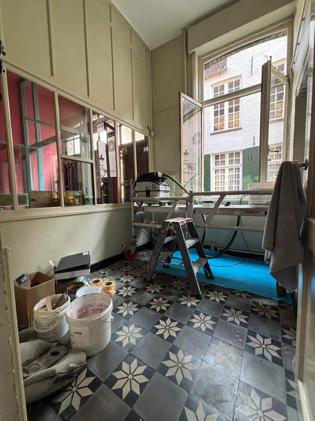 Multifunctioneel pand/opslag in centrum Brugge foto 9